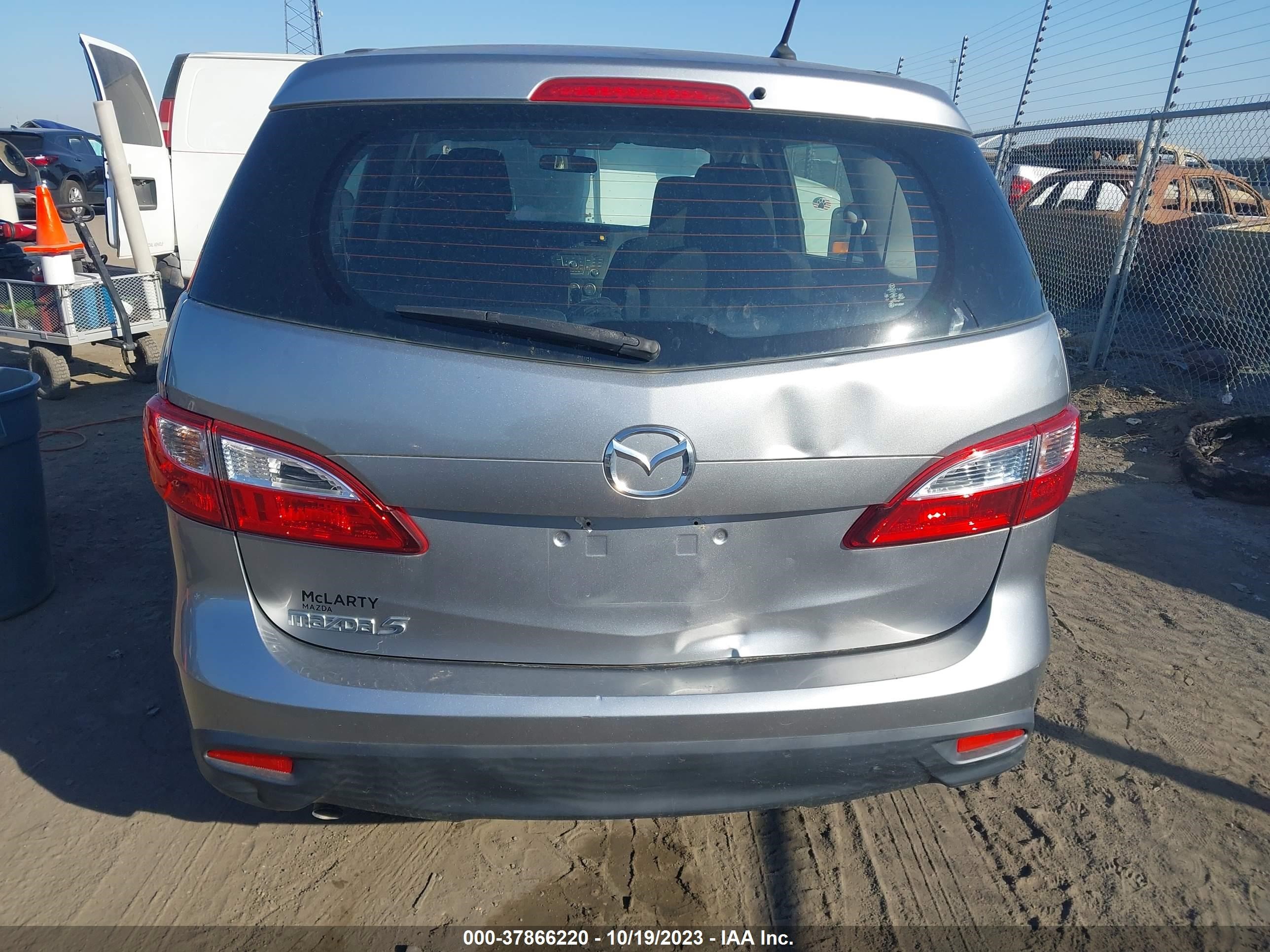 Photo 15 VIN: JM1CW2BL6F0181239 - MAZDA 5 