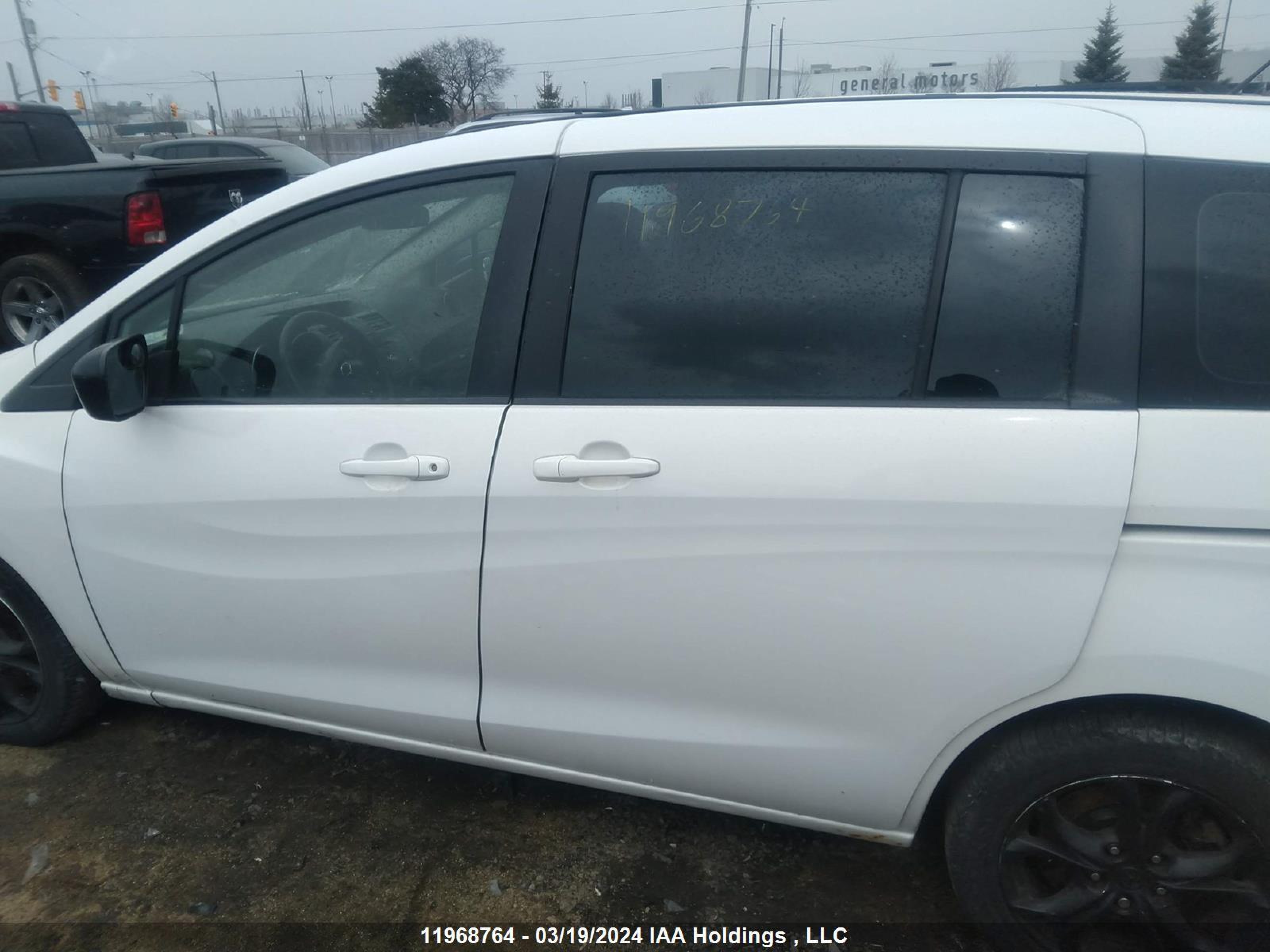 Photo 13 VIN: JM1CW2CL5C0104632 - MAZDA 5 