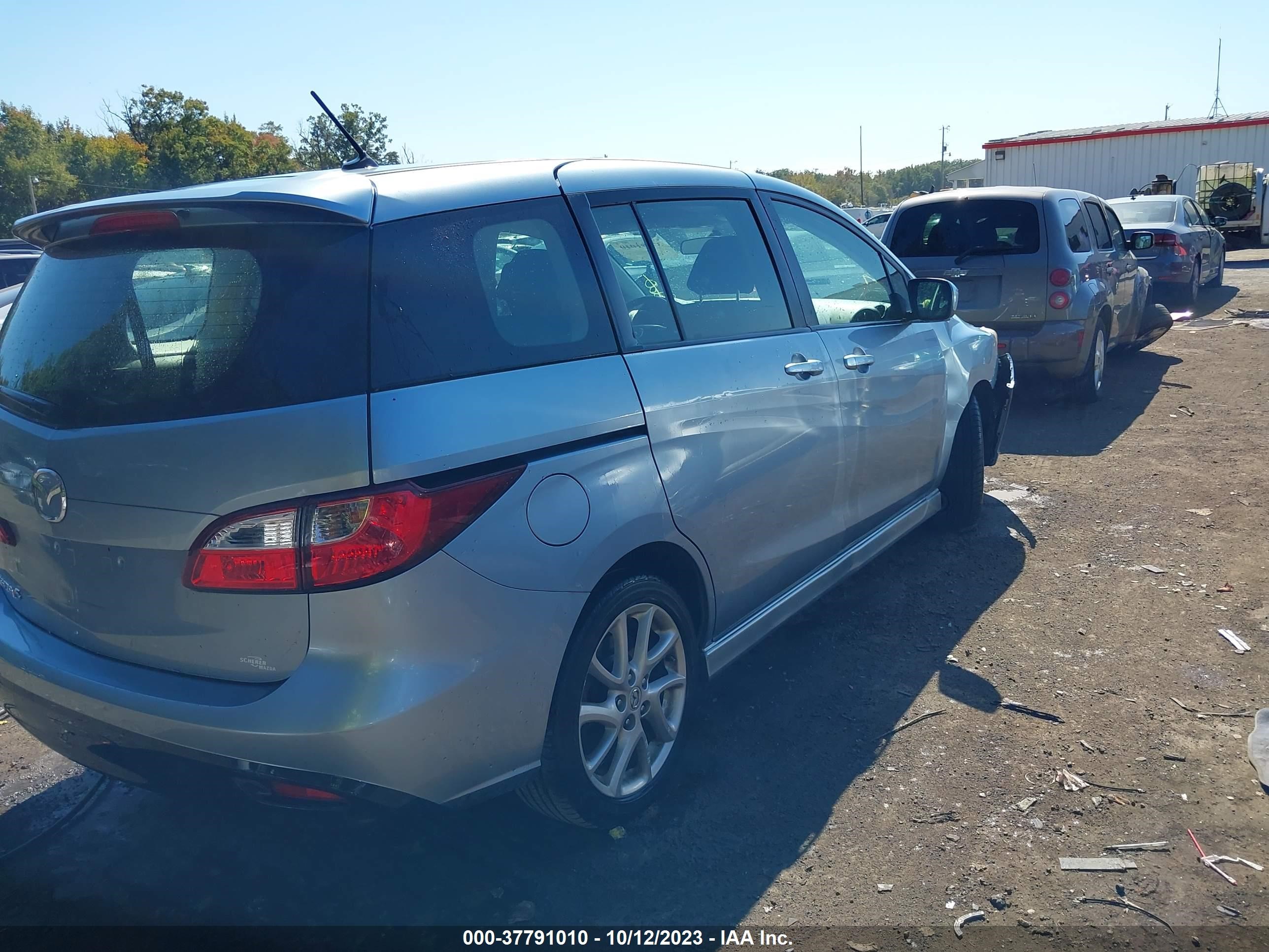 Photo 3 VIN: JM1CW2CL8C0139245 - MAZDA 5 