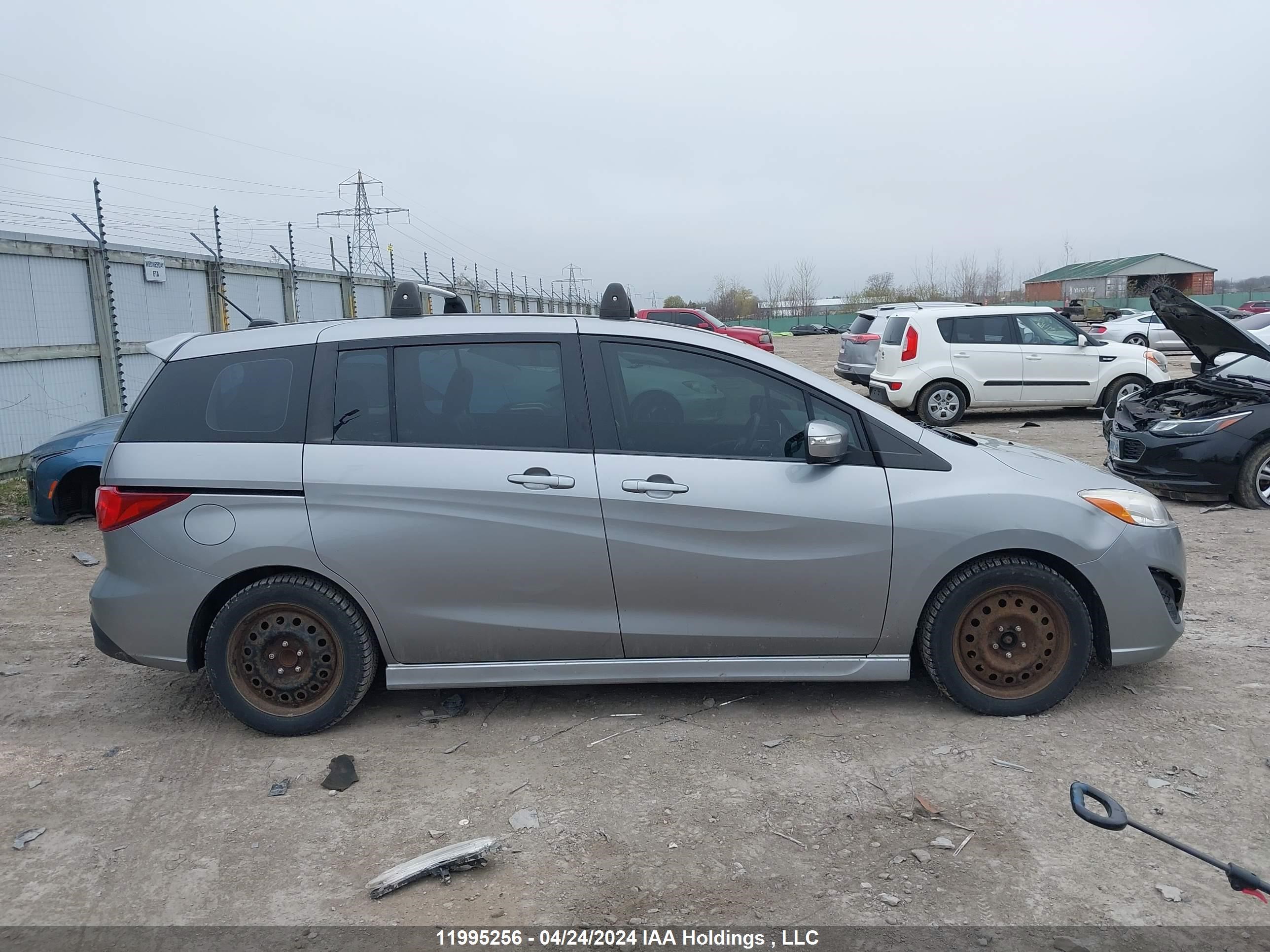 Photo 13 VIN: JM1CW2DL8E0178435 - MAZDA 5 