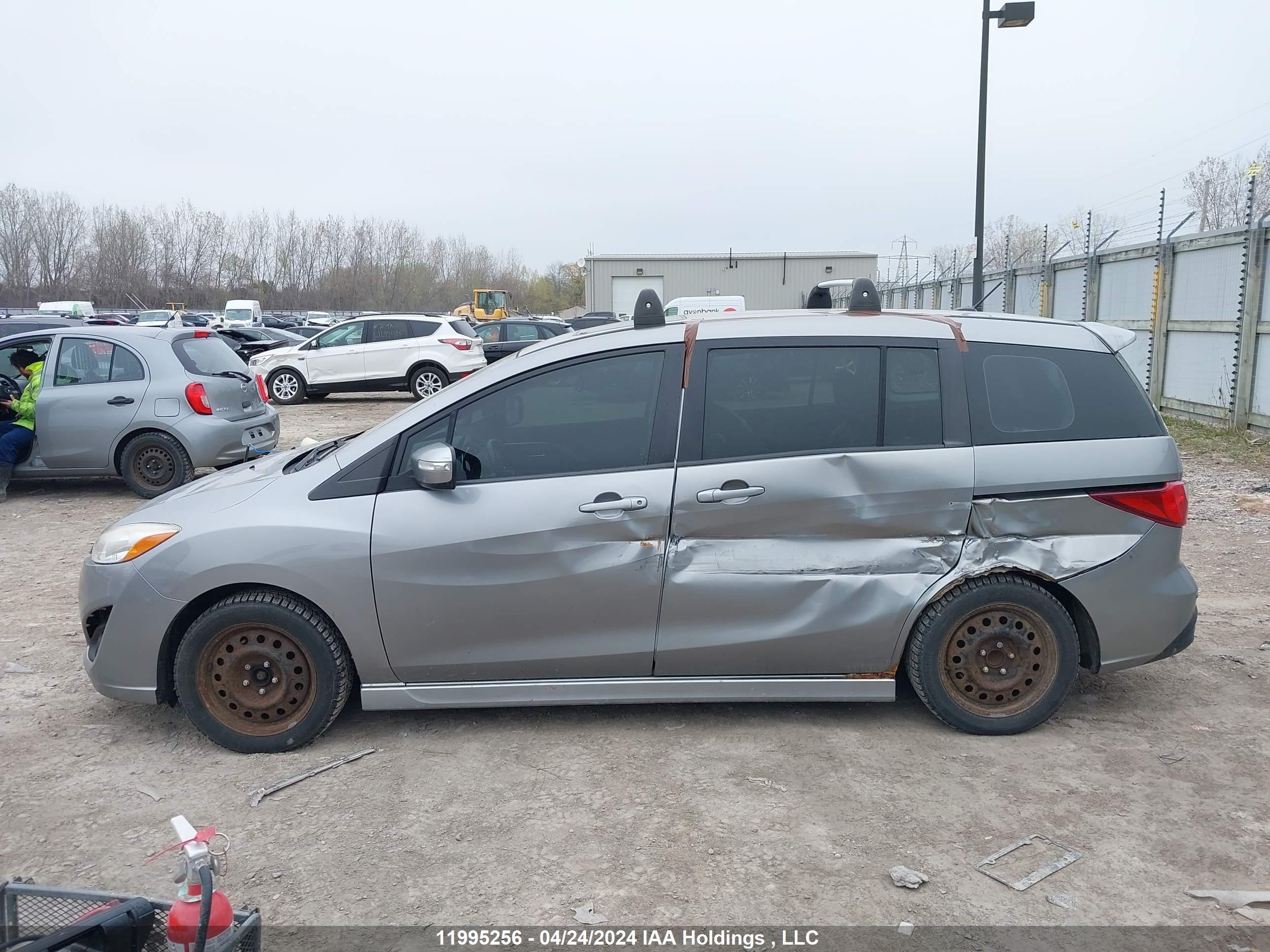 Photo 14 VIN: JM1CW2DL8E0178435 - MAZDA 5 