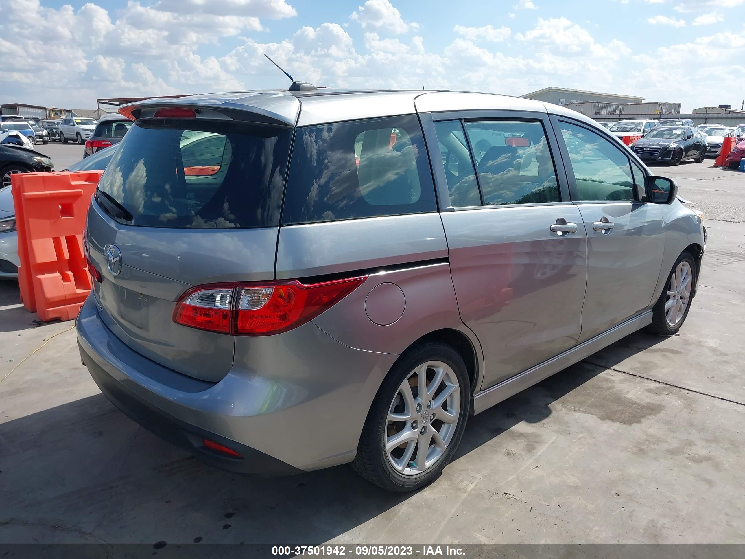 Photo 3 VIN: JM1CW2DL9C0139947 - MAZDA 5 