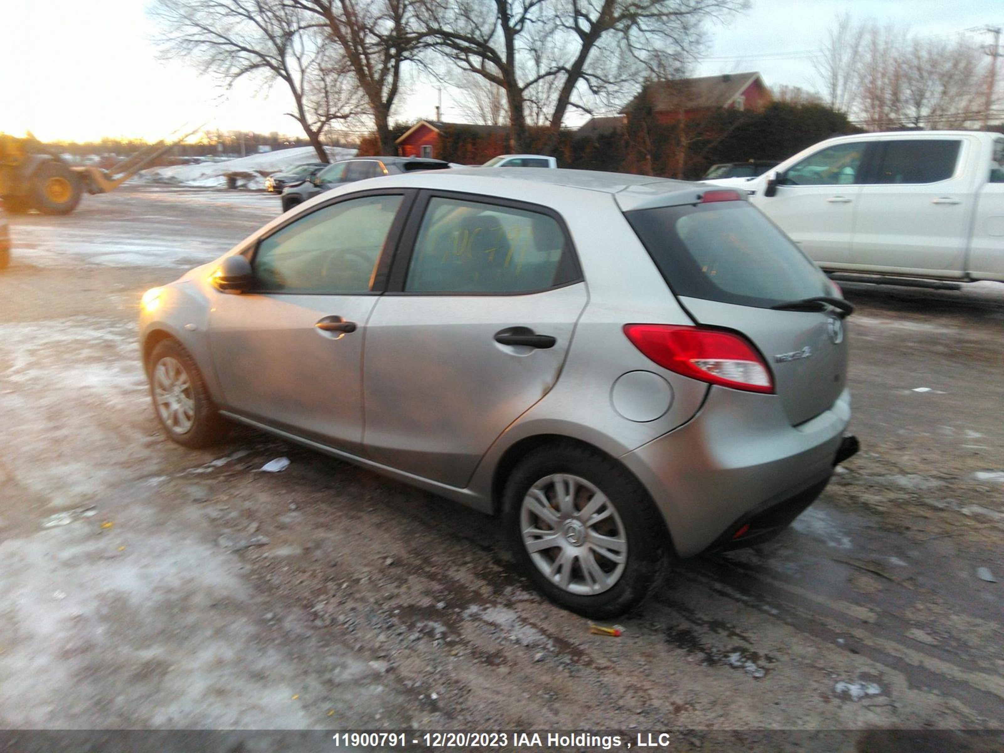 Photo 2 VIN: JM1DE1HY5B0121919 - MAZDA 2 