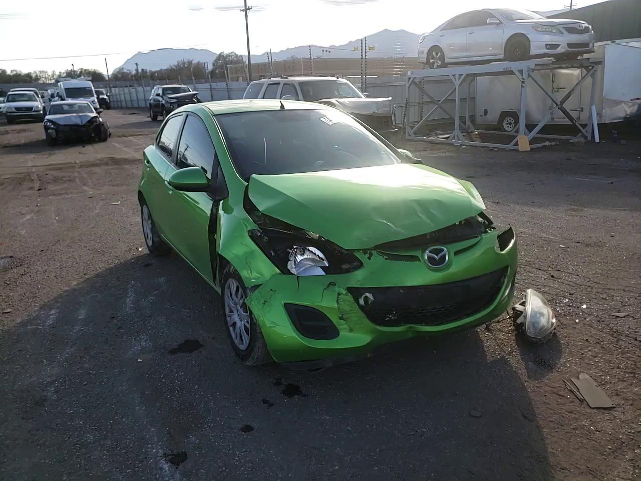 Photo 10 VIN: JM1DE1KY2C0137375 - MAZDA MAZDA2 