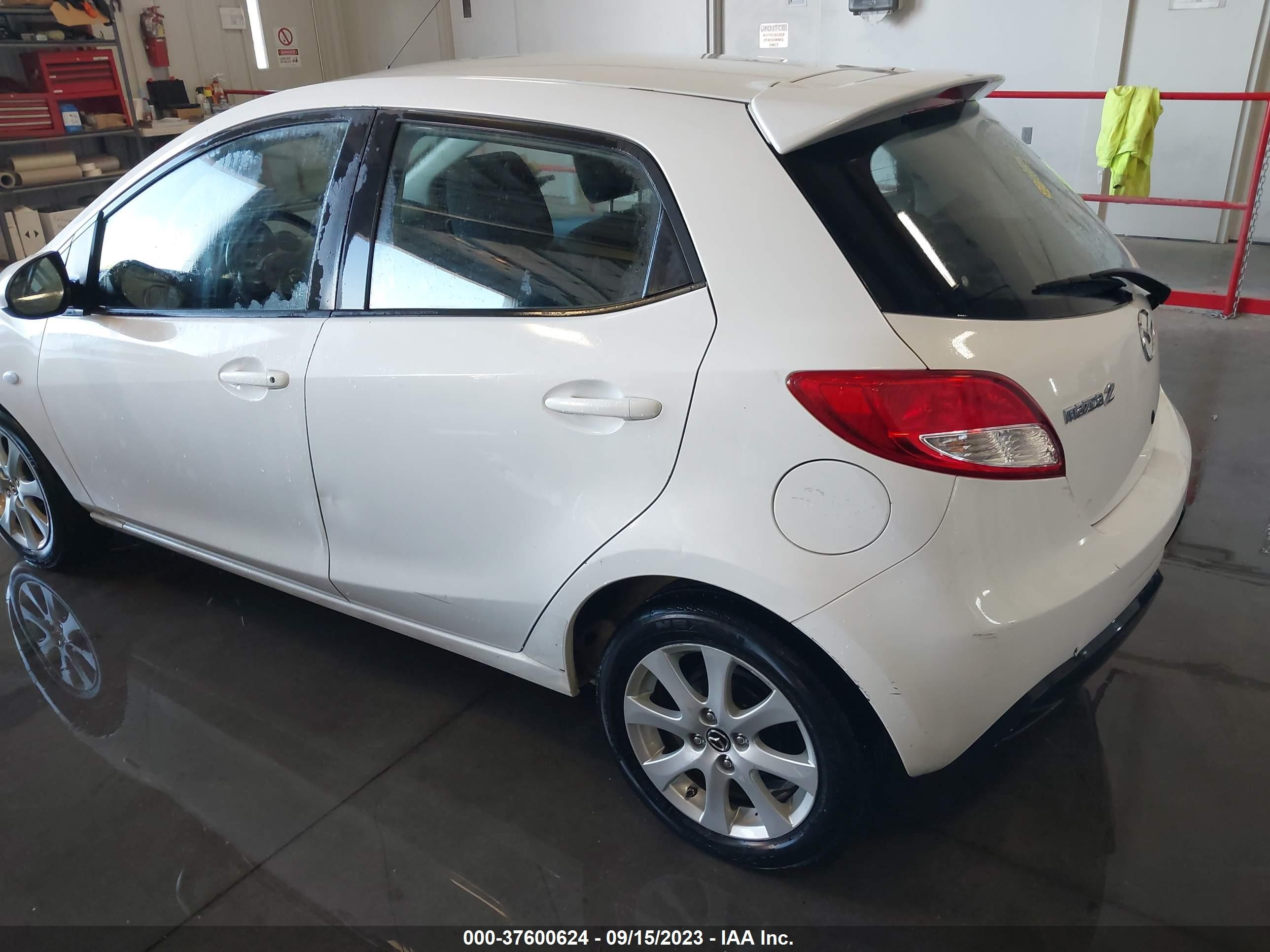 Photo 2 VIN: JM1DE1LY9E0175977 - MAZDA 2 