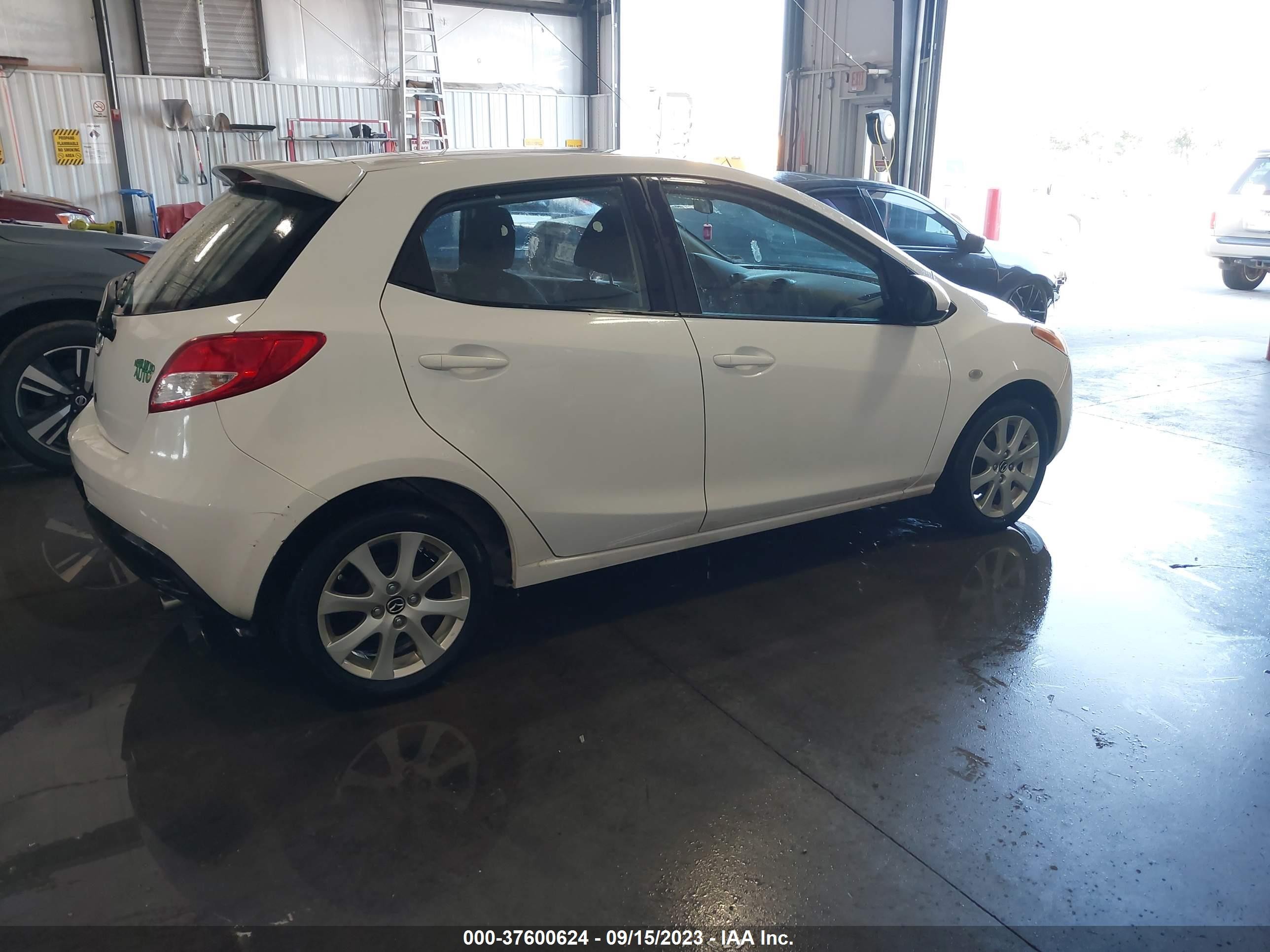 Photo 3 VIN: JM1DE1LY9E0175977 - MAZDA 2 