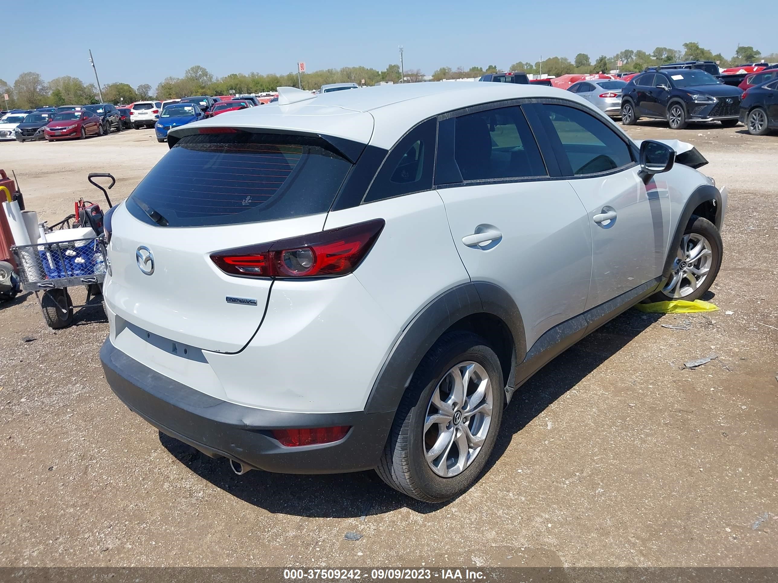 Photo 3 VIN: JM1DKDB75M1502371 - MAZDA CX-3 