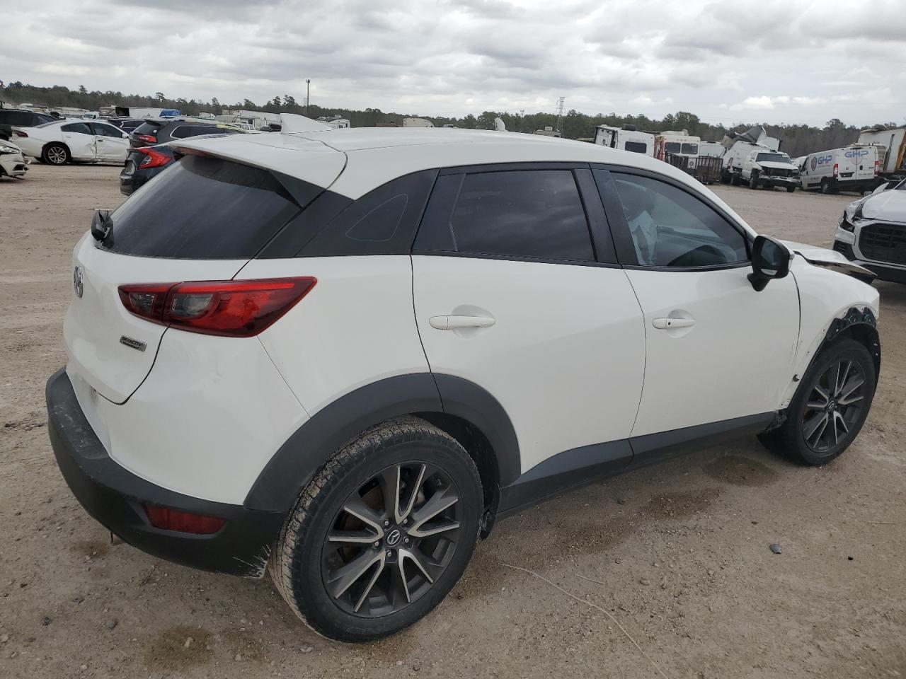 Photo 2 VIN: JM1DKDC7XH0154920 - MAZDA CX-3 