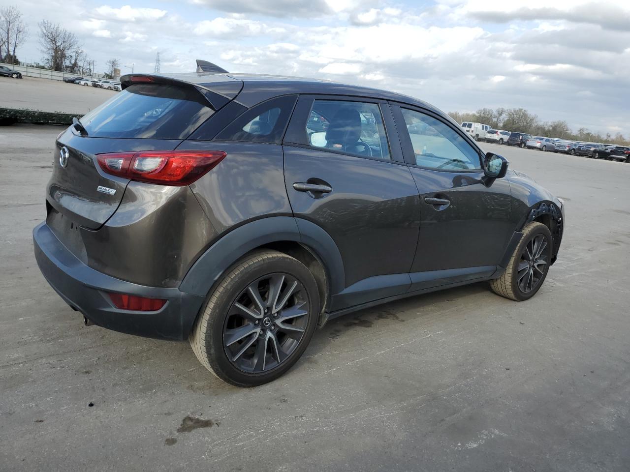 Photo 2 VIN: JM1DKDC7XJ1324869 - MAZDA CX-3 