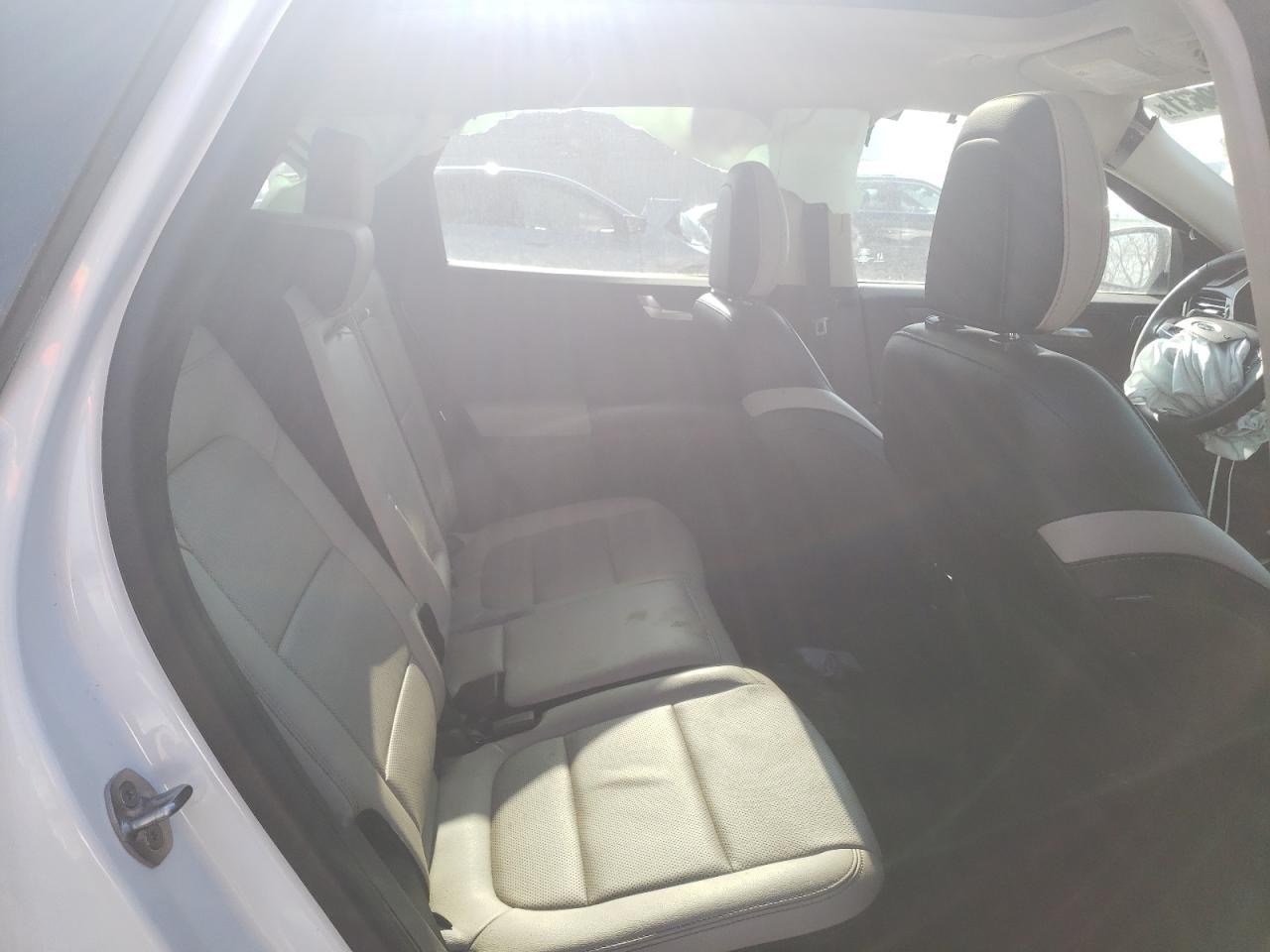 Photo 5 VIN: JM1DKFB75K1449101 - FORD ESCAPE 