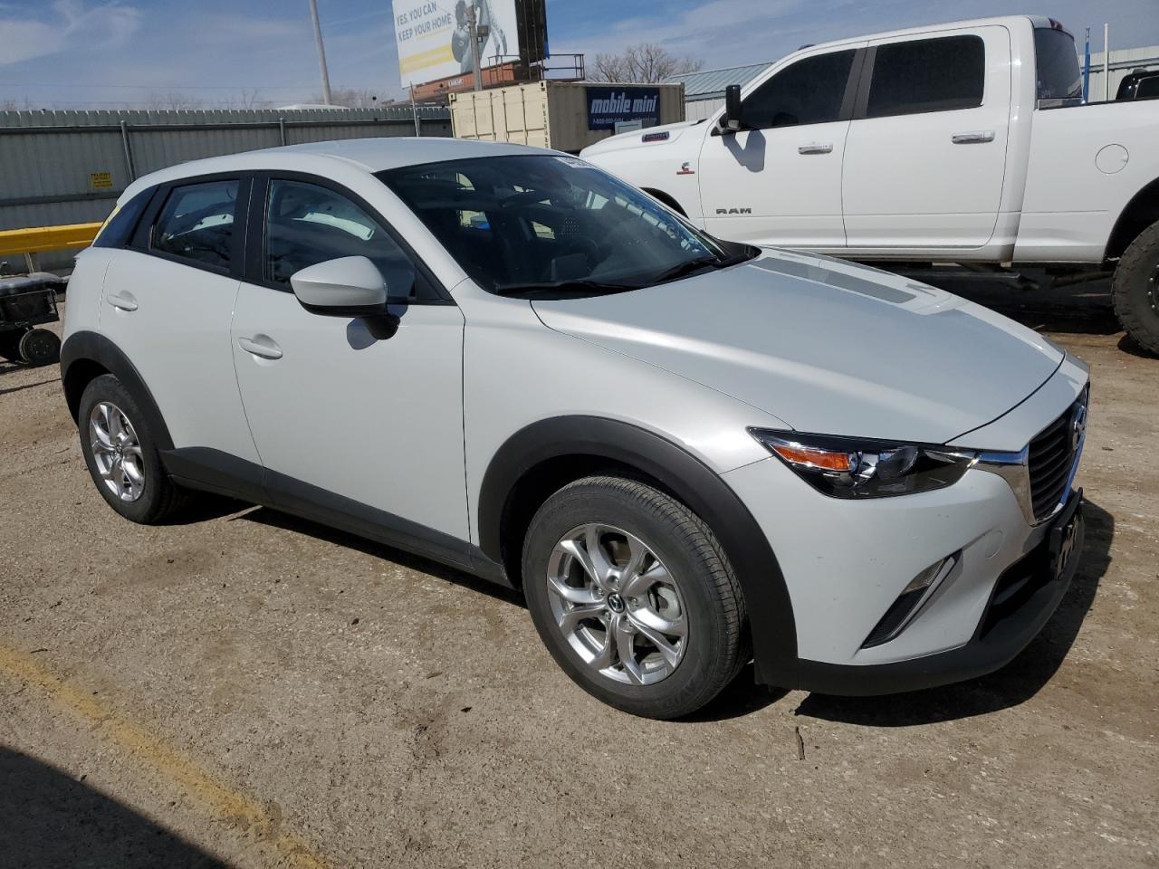 Photo 3 VIN: JM1DKFB79J0331072 - MAZDA CX-3 