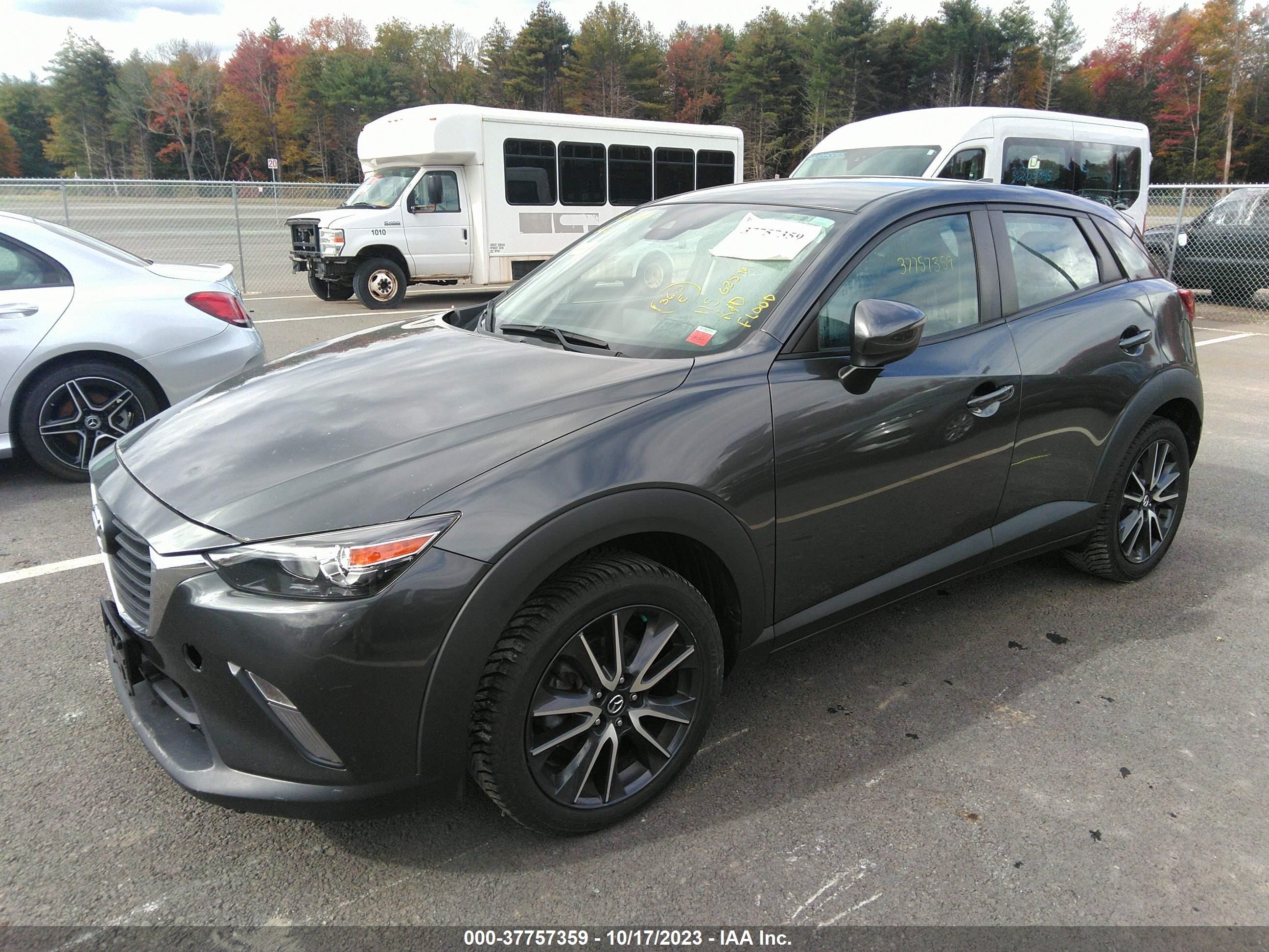 Photo 1 VIN: JM1DKFC70J0331878 - MAZDA CX-3 