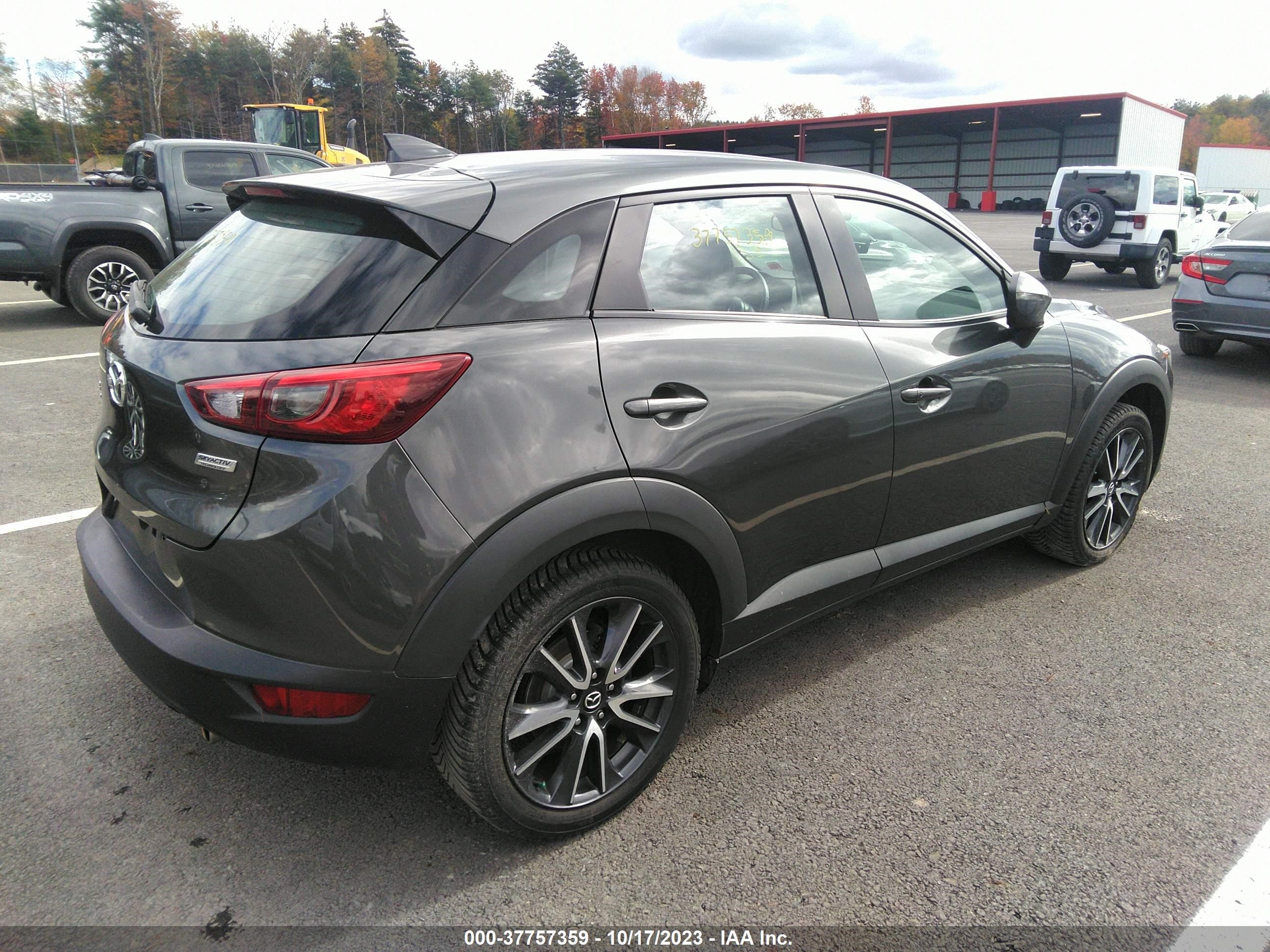 Photo 3 VIN: JM1DKFC70J0331878 - MAZDA CX-3 