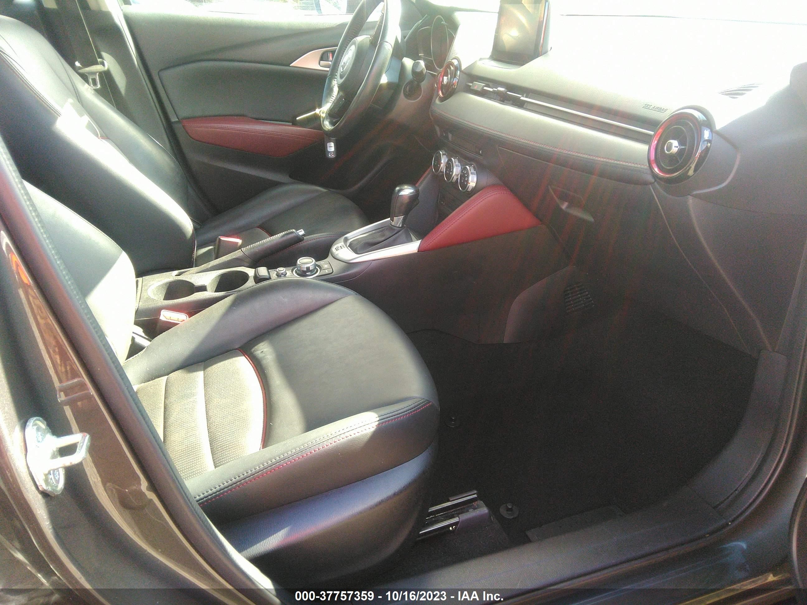 Photo 4 VIN: JM1DKFC70J0331878 - MAZDA CX-3 