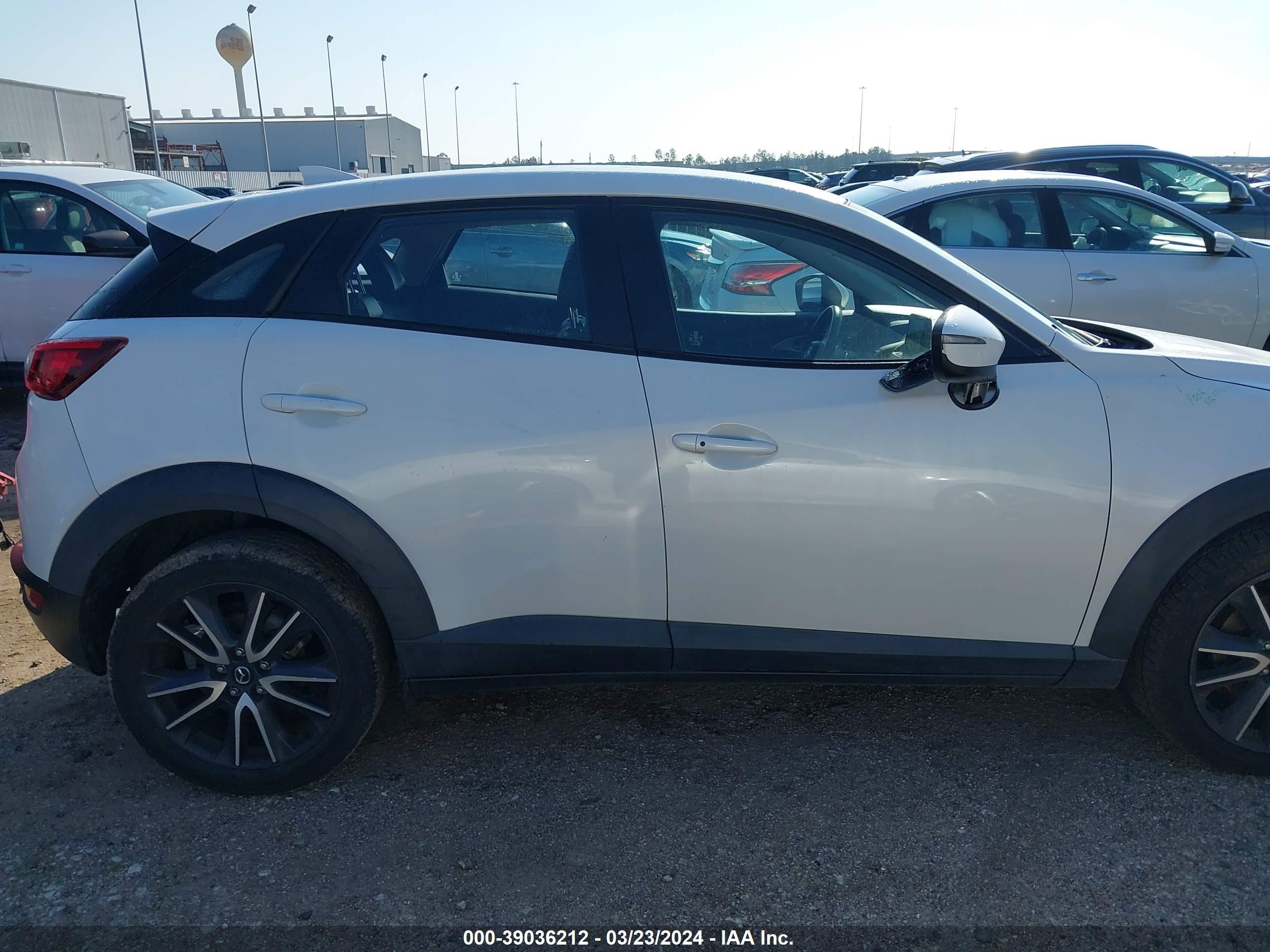 Photo 13 VIN: JM1DKFC72J0308084 - MAZDA CX-3 