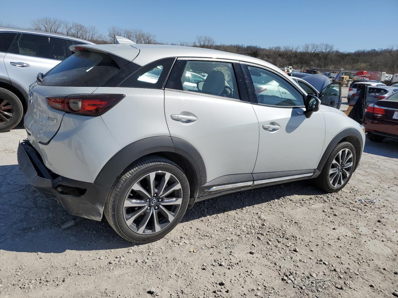 Photo 2 VIN: JM1DKFD77K0423618 - MAZDA CX-3 