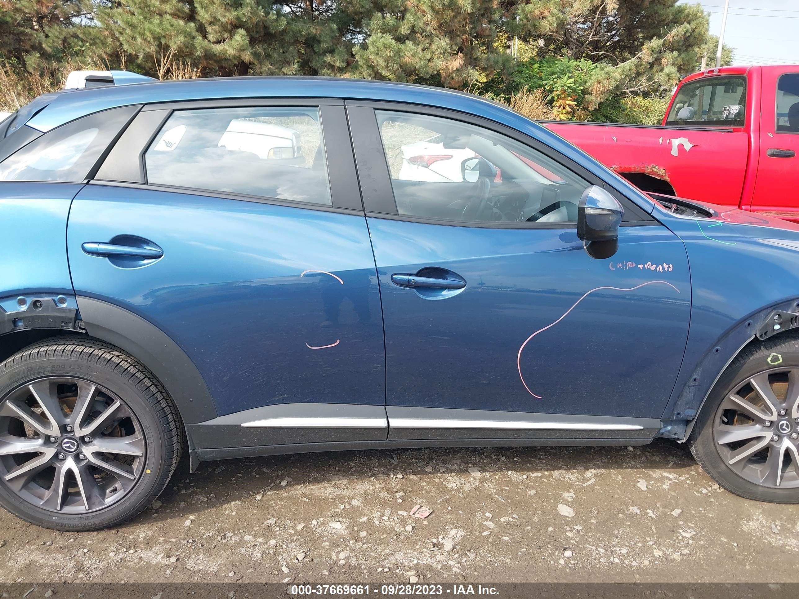 Photo 13 VIN: JM1DKFD78J0319010 - MAZDA CX-3 