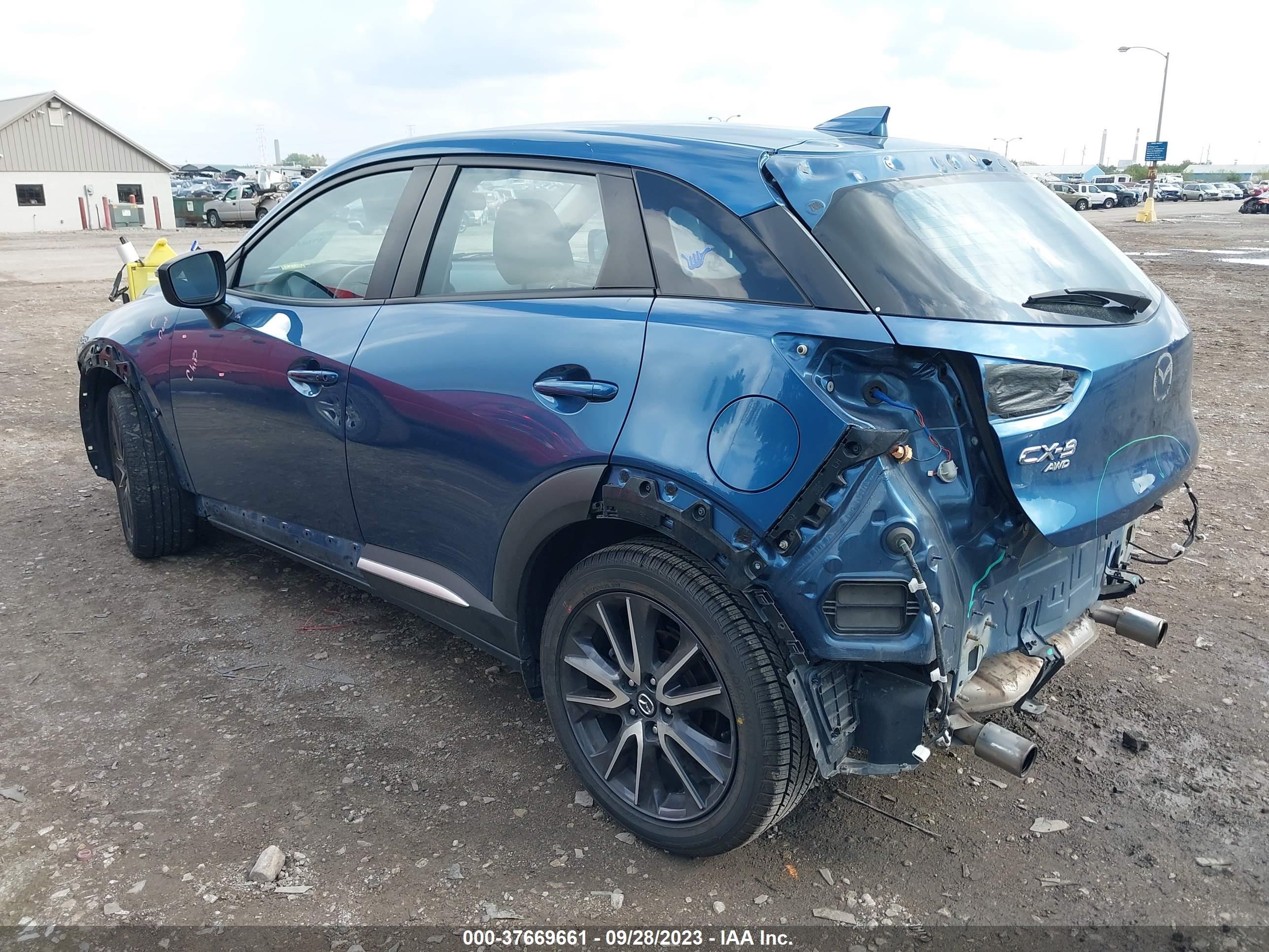 Photo 2 VIN: JM1DKFD78J0319010 - MAZDA CX-3 