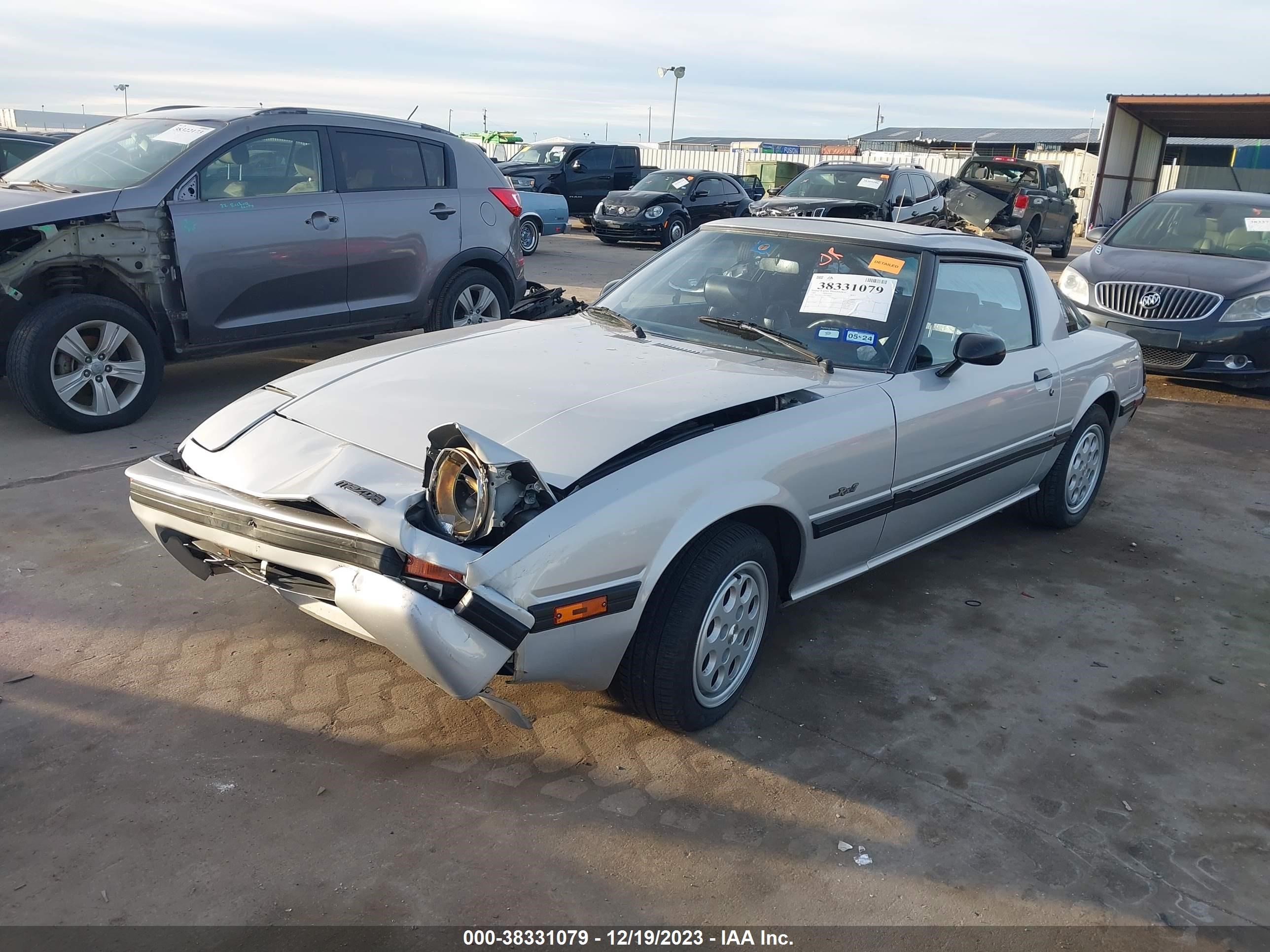 Photo 1 VIN: JM1FB3310D0749221 - MAZDA RX-7 