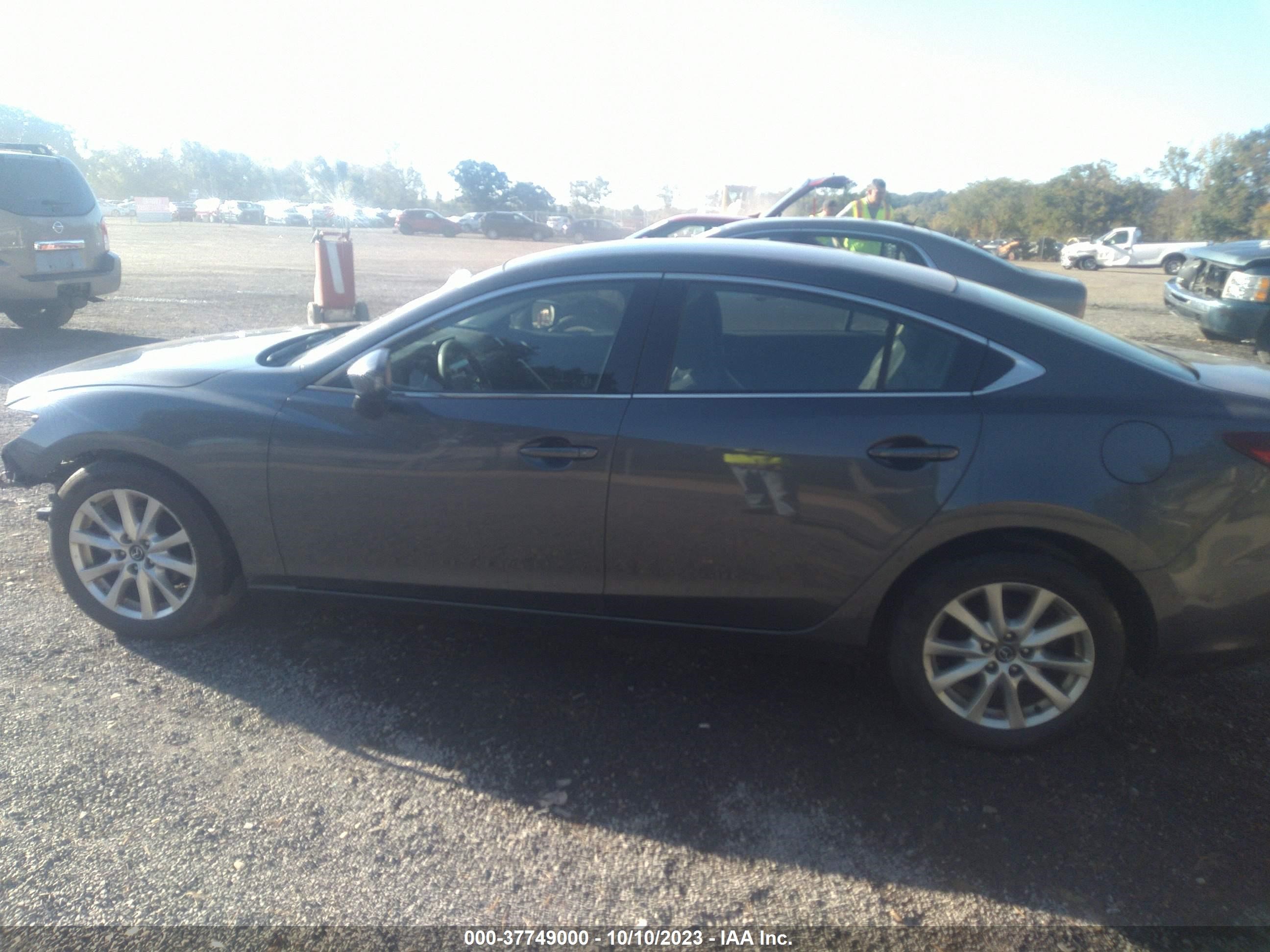 Photo 14 VIN: JM1GJ1U5XG1460021 - MAZDA 6 