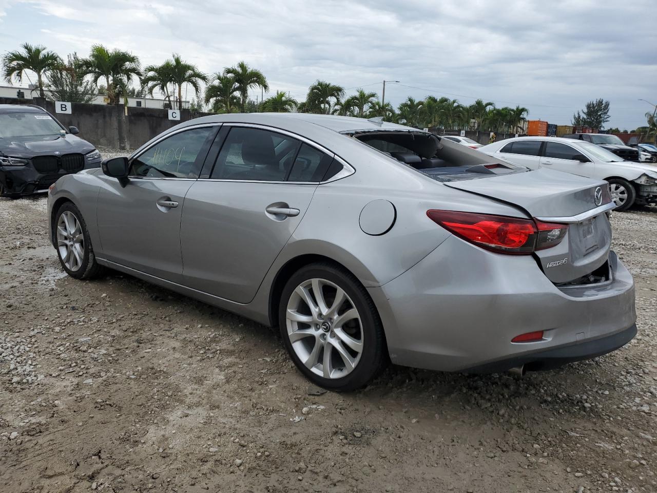 Photo 1 VIN: JM1GJ1V50F1187569 - MAZDA 6 