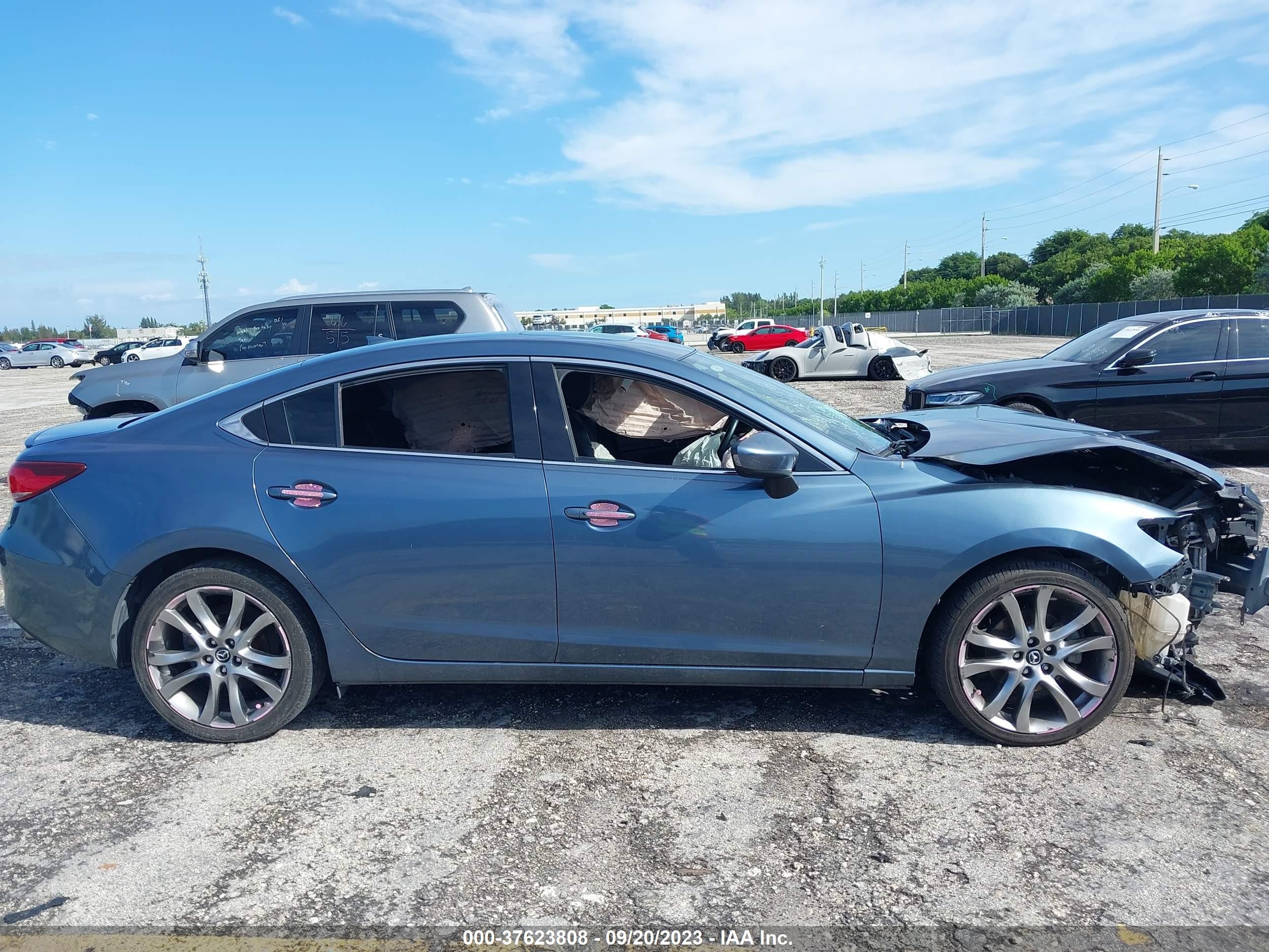 Photo 13 VIN: JM1GJ1W60E1120847 - MAZDA 6 