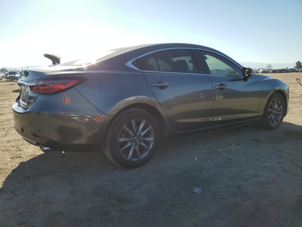 Photo 2 VIN: JM1GL1UM2J1335927 - MAZDA 6 