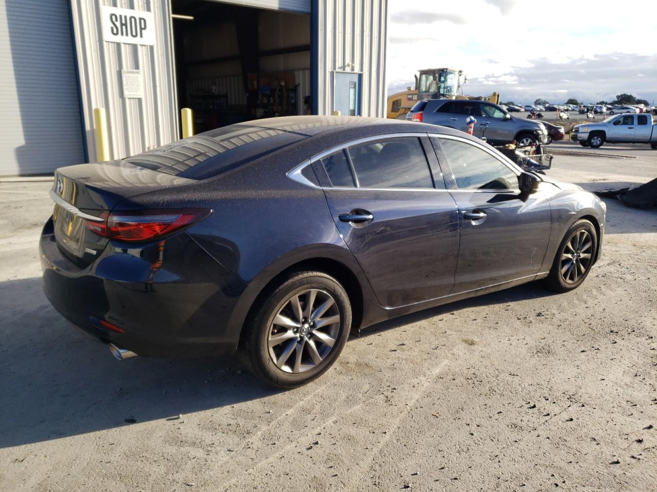 Photo 2 VIN: JM1GL1UM8J1330201 - MAZDA 6 