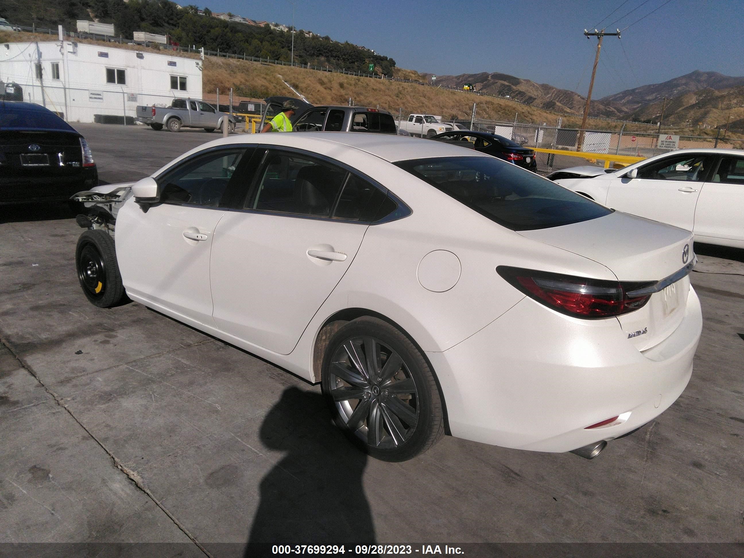 Photo 2 VIN: JM1GL1VM3K1502313 - MAZDA 6 