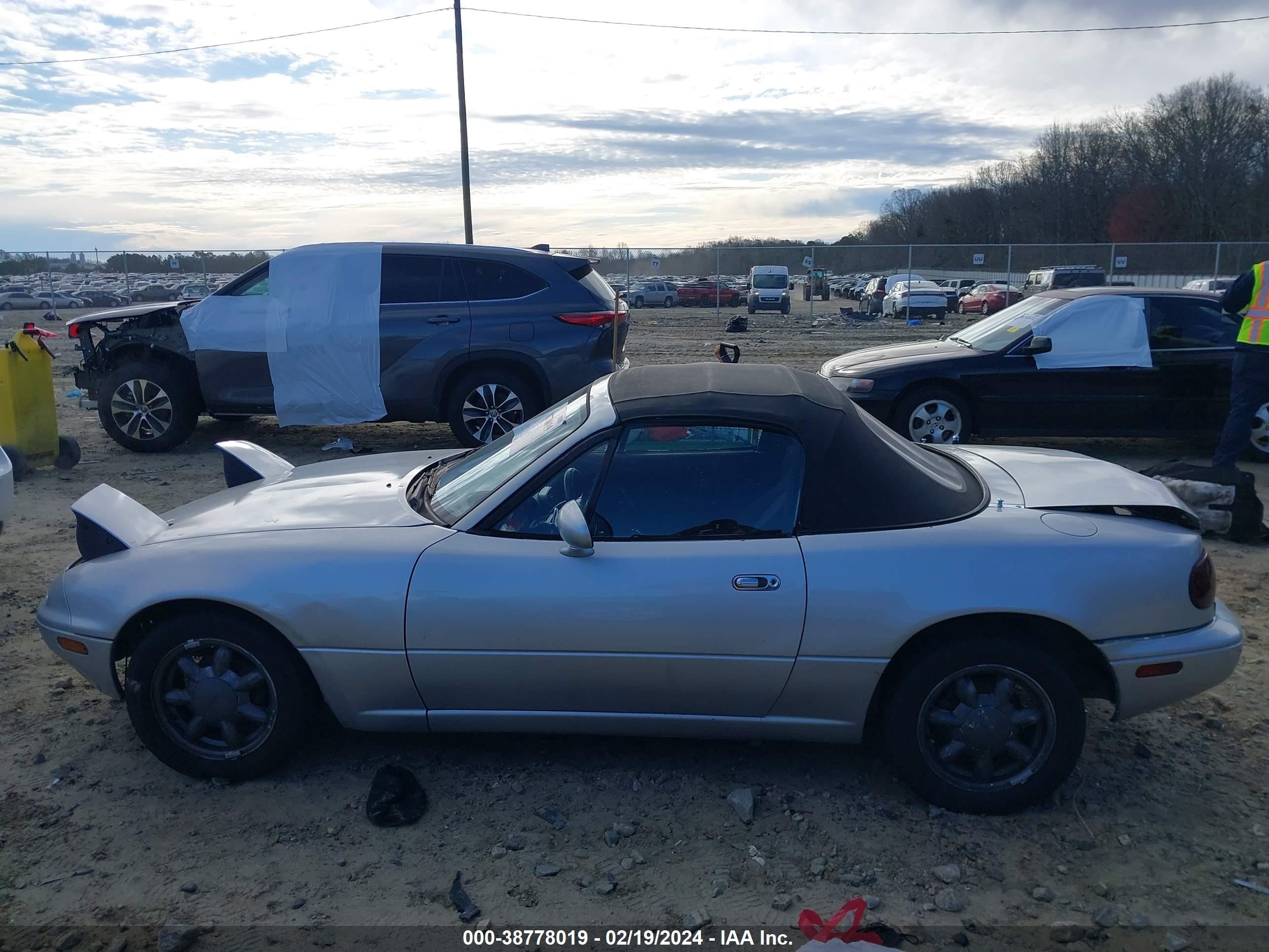 Photo 13 VIN: JM1NA3513L0126850 - MAZDA MX-5 