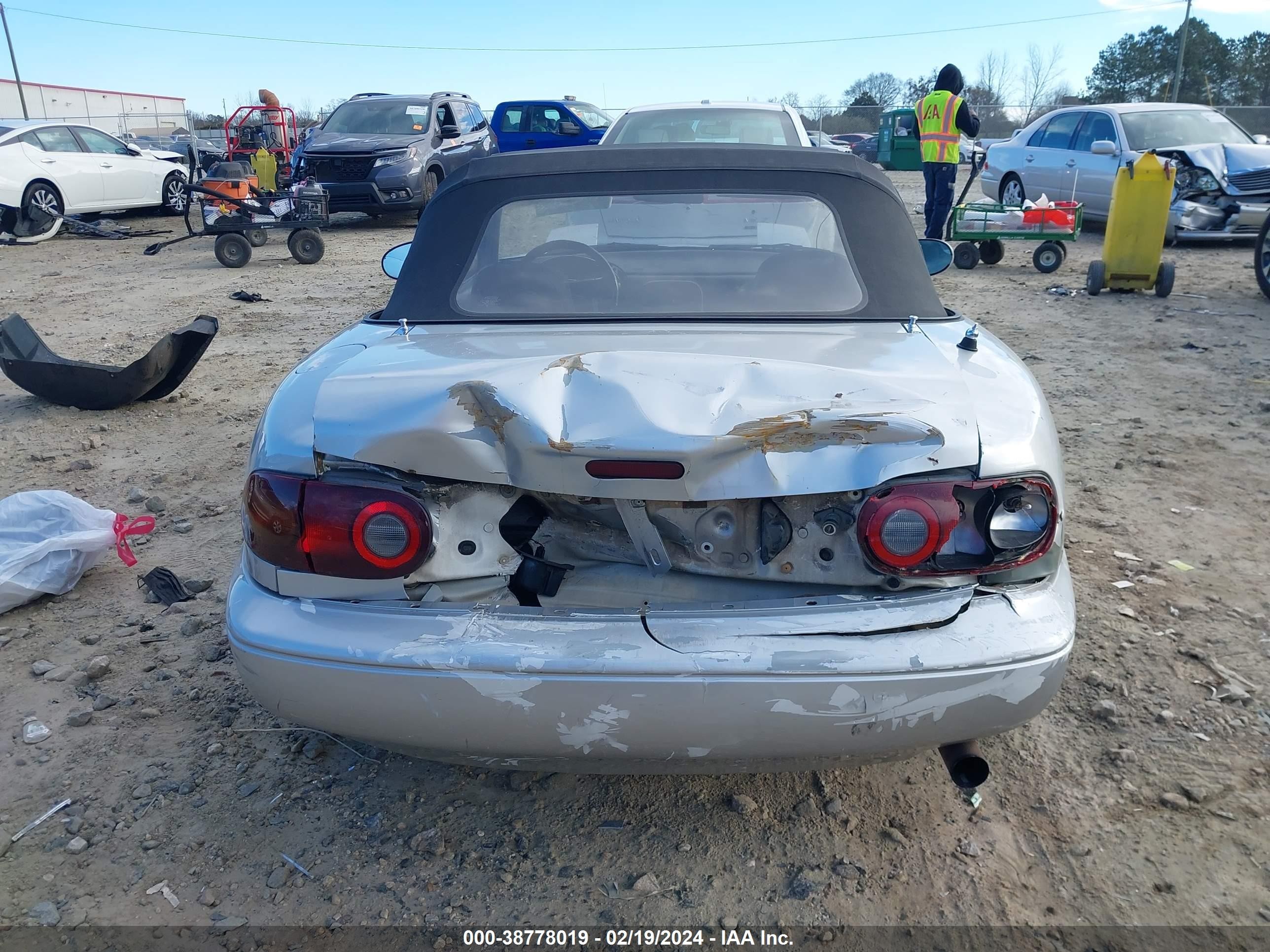 Photo 15 VIN: JM1NA3513L0126850 - MAZDA MX-5 