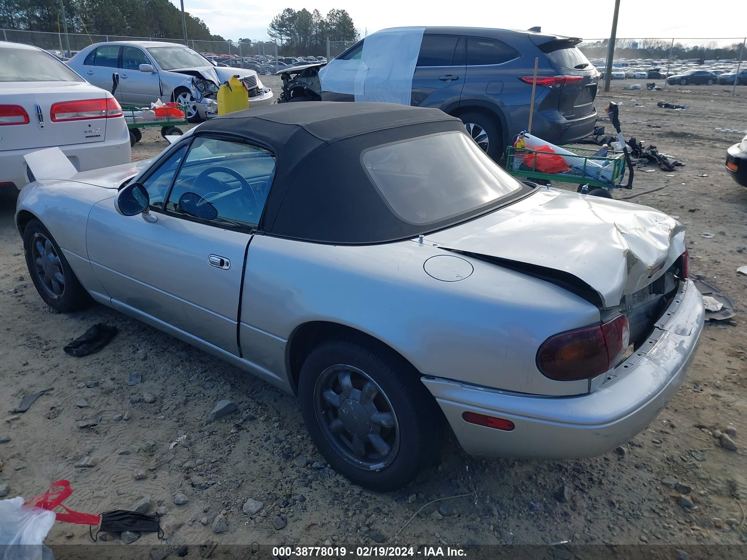 Photo 2 VIN: JM1NA3513L0126850 - MAZDA MX-5 