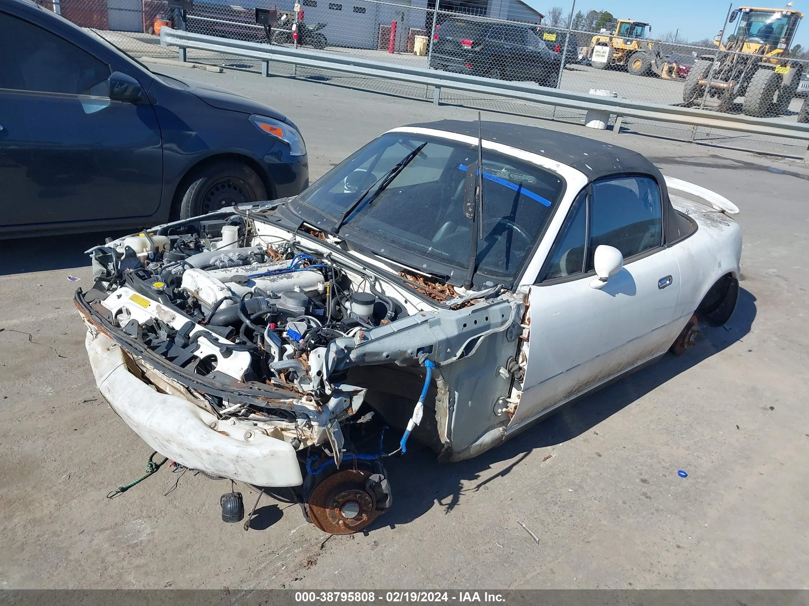 Photo 1 VIN: JM1NA3518N0323192 - MAZDA MX-5 