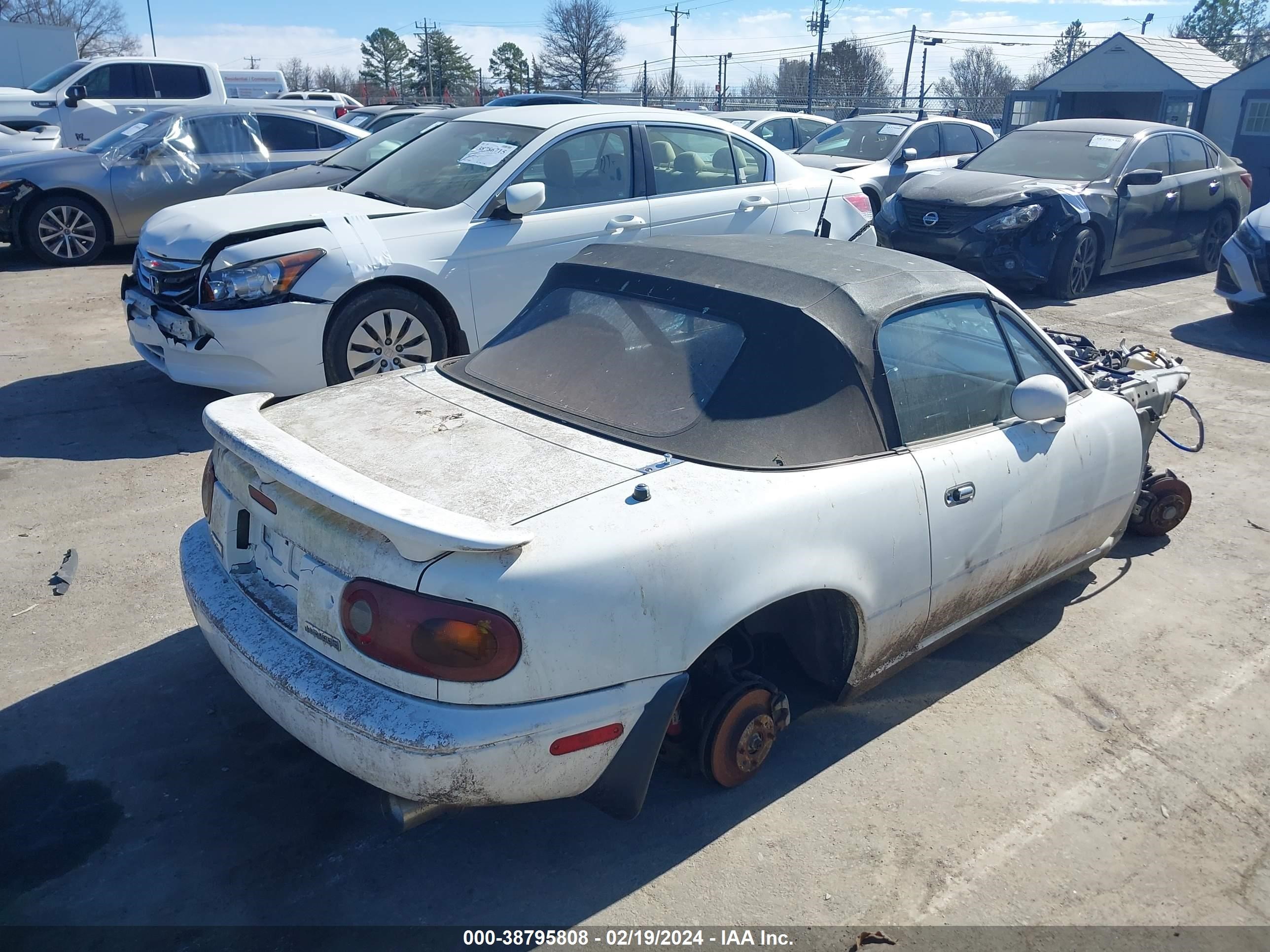 Photo 3 VIN: JM1NA3518N0323192 - MAZDA MX-5 