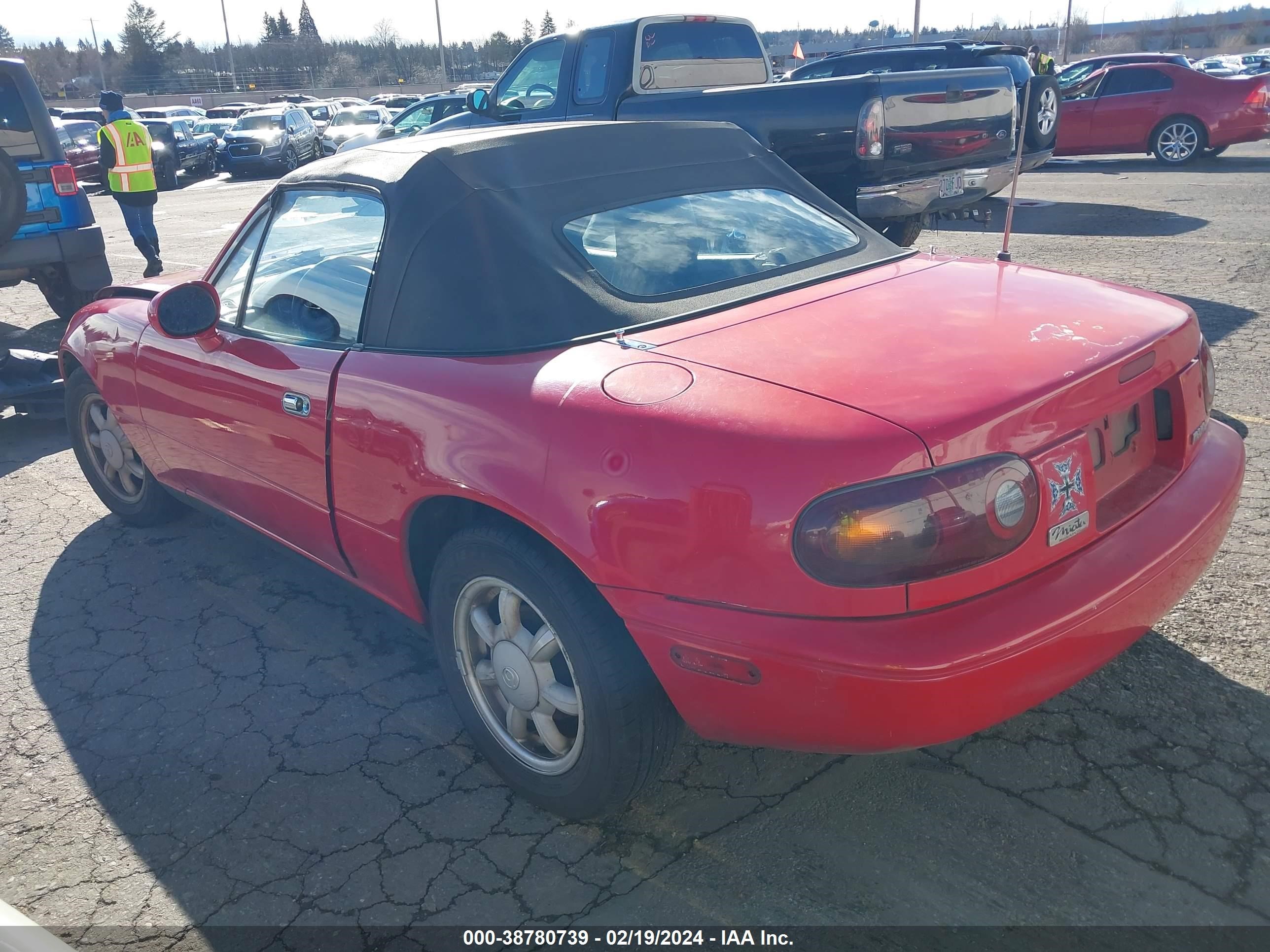 Photo 2 VIN: JM1NA351XP0402026 - MAZDA MX-5 