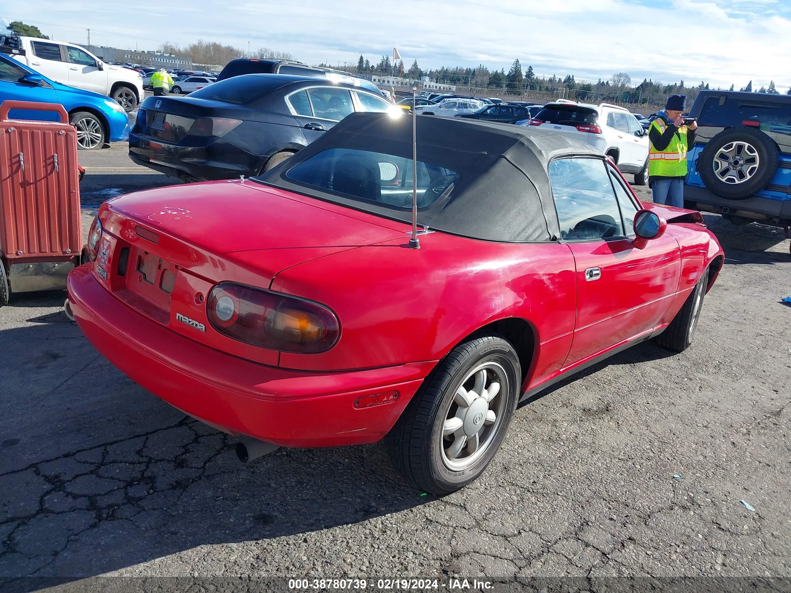 Photo 3 VIN: JM1NA351XP0402026 - MAZDA MX-5 