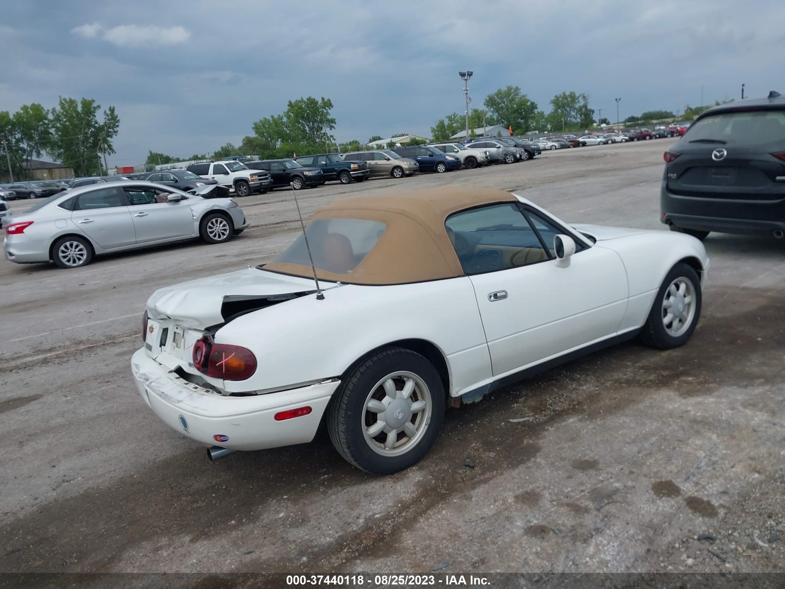 Photo 3 VIN: JM1NA351XP0411292 - MAZDA MX-5 