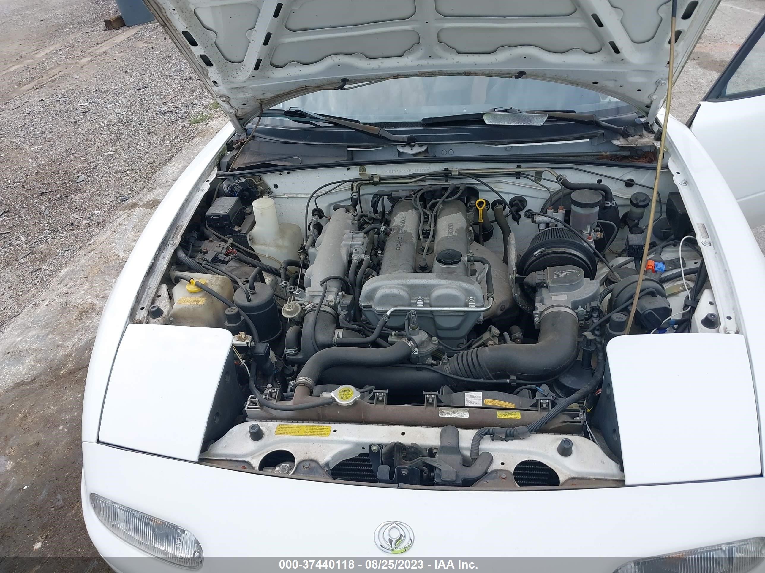 Photo 9 VIN: JM1NA351XP0411292 - MAZDA MX-5 