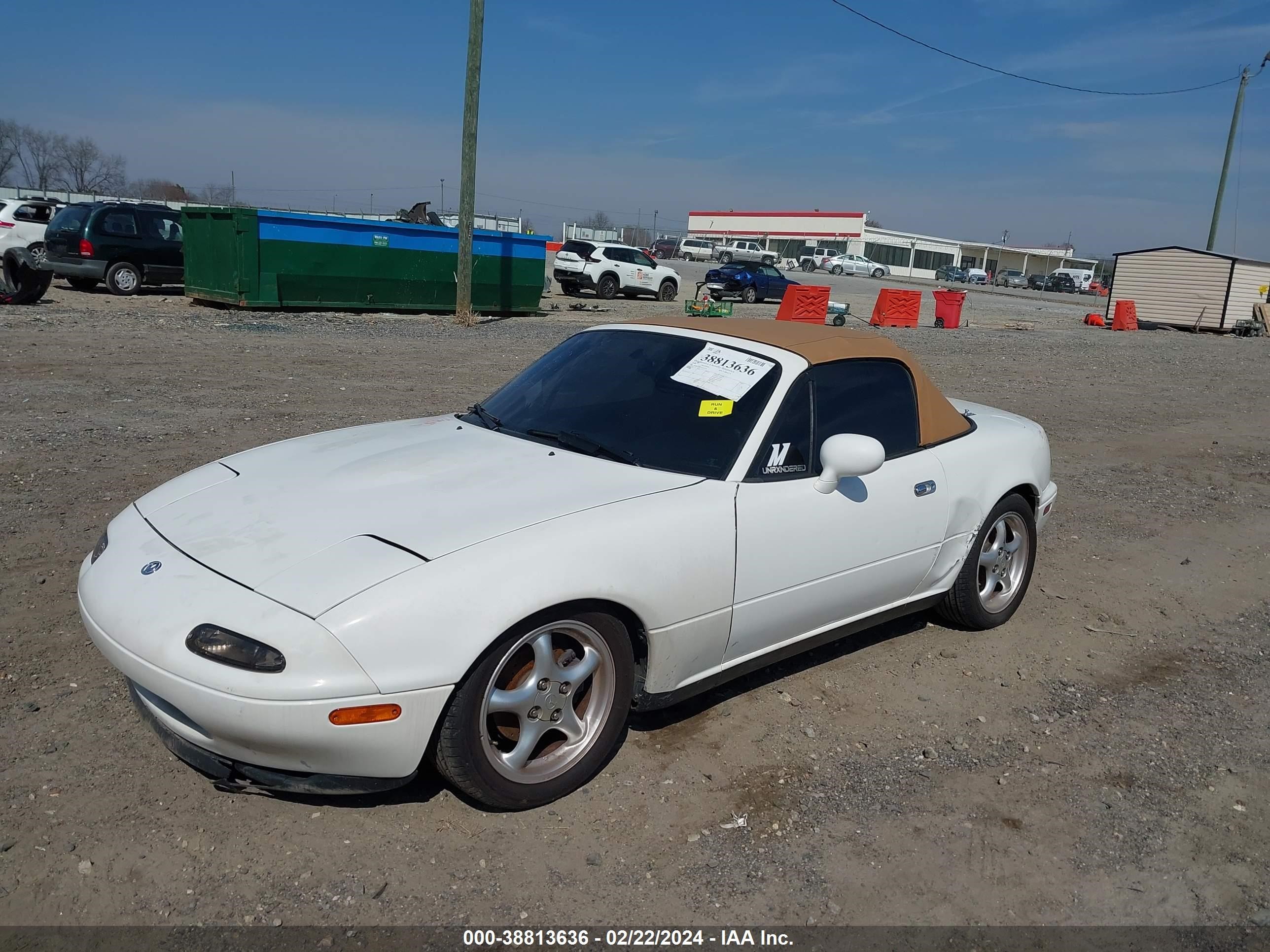 Photo 2 VIN: JM1NA3532T0715759 - MAZDA MX-5 