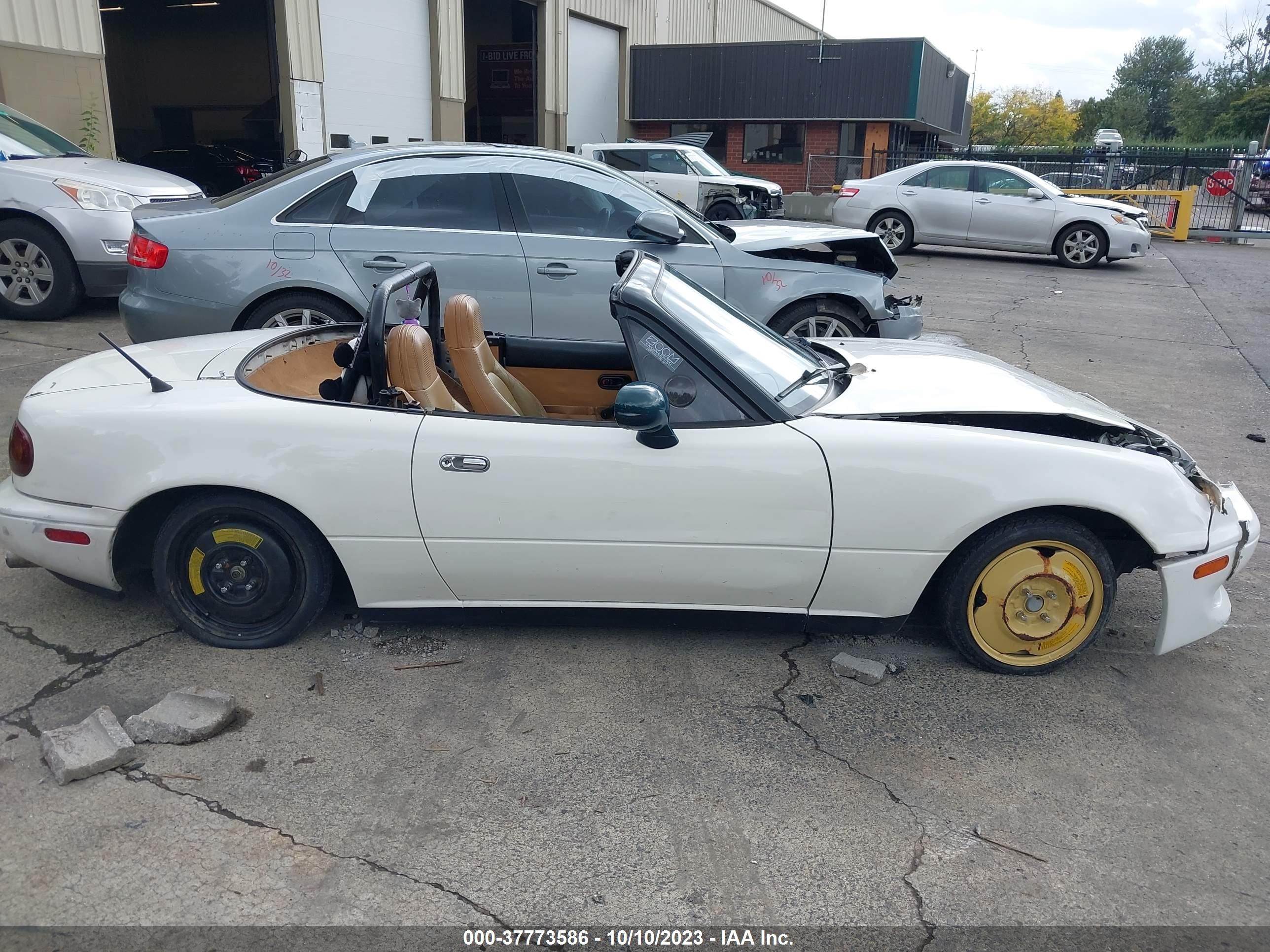 Photo 12 VIN: JM1NA3534R0500151 - MAZDA MX-5 