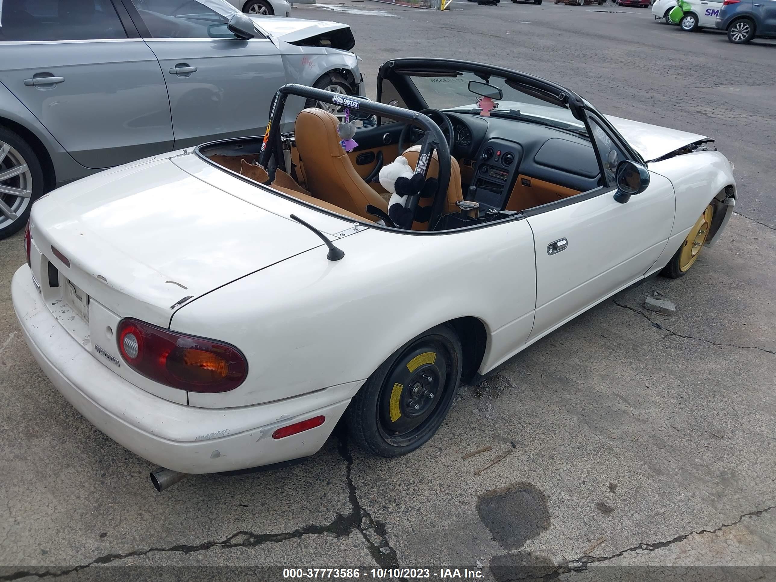 Photo 3 VIN: JM1NA3534R0500151 - MAZDA MX-5 