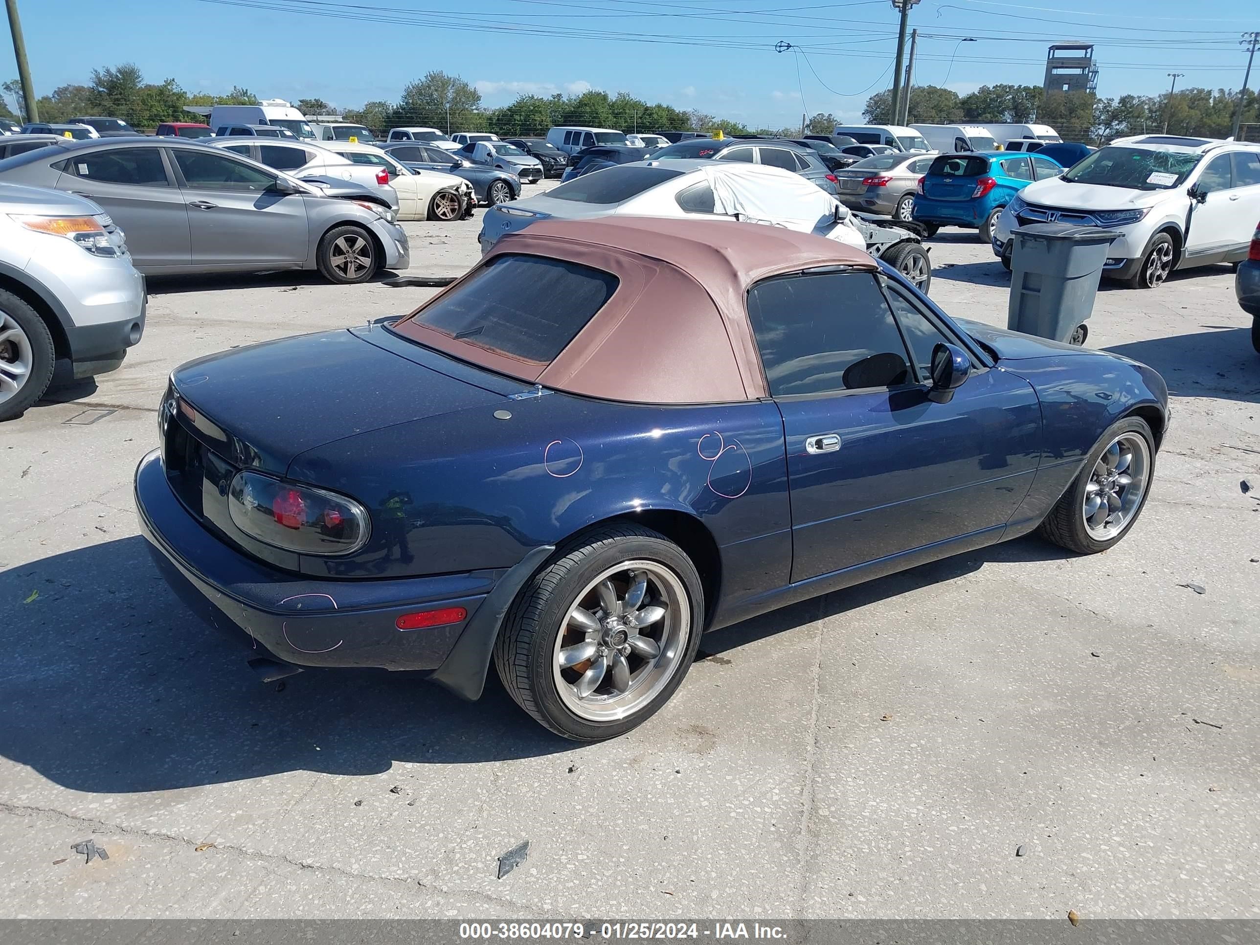 Photo 3 VIN: JM1NA3538T0707438 - MAZDA MX-5 