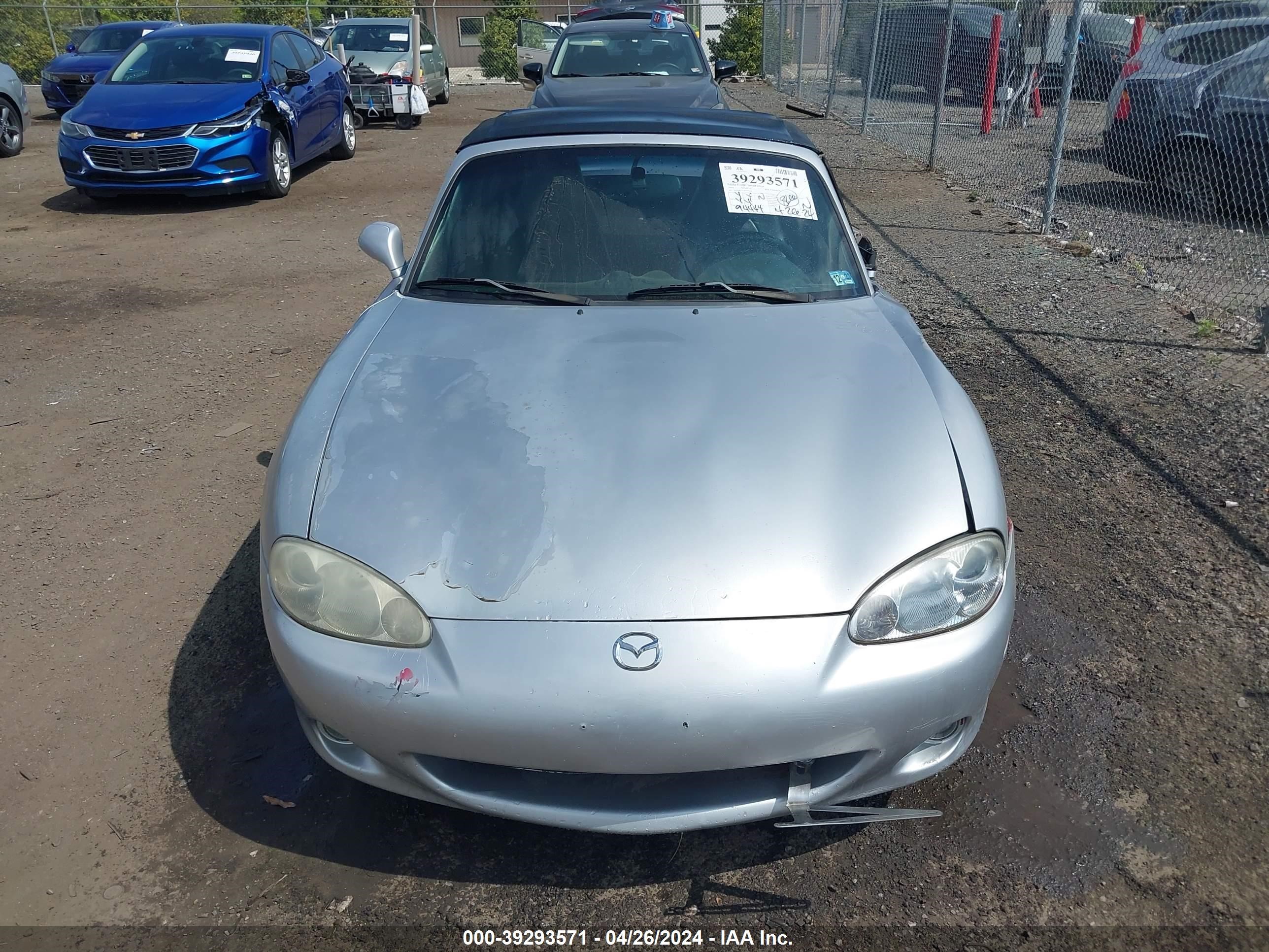 Photo 12 VIN: JM1NB353240405626 - MAZDA MX-5 