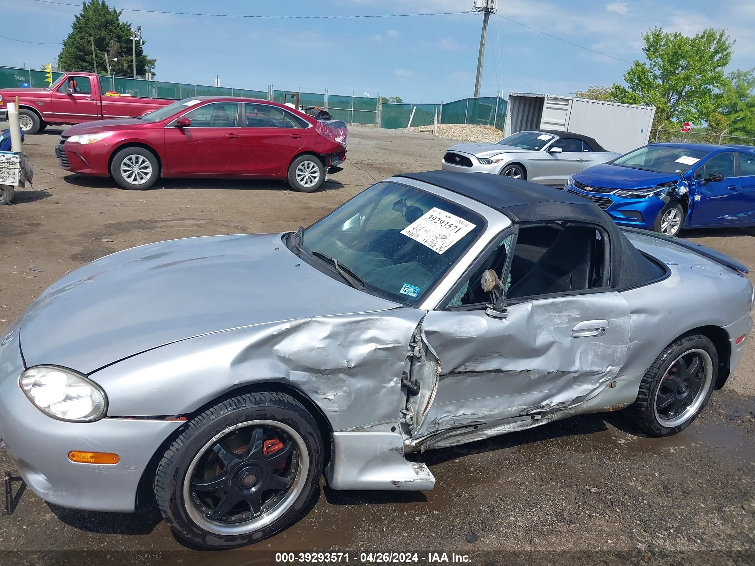 Photo 14 VIN: JM1NB353240405626 - MAZDA MX-5 