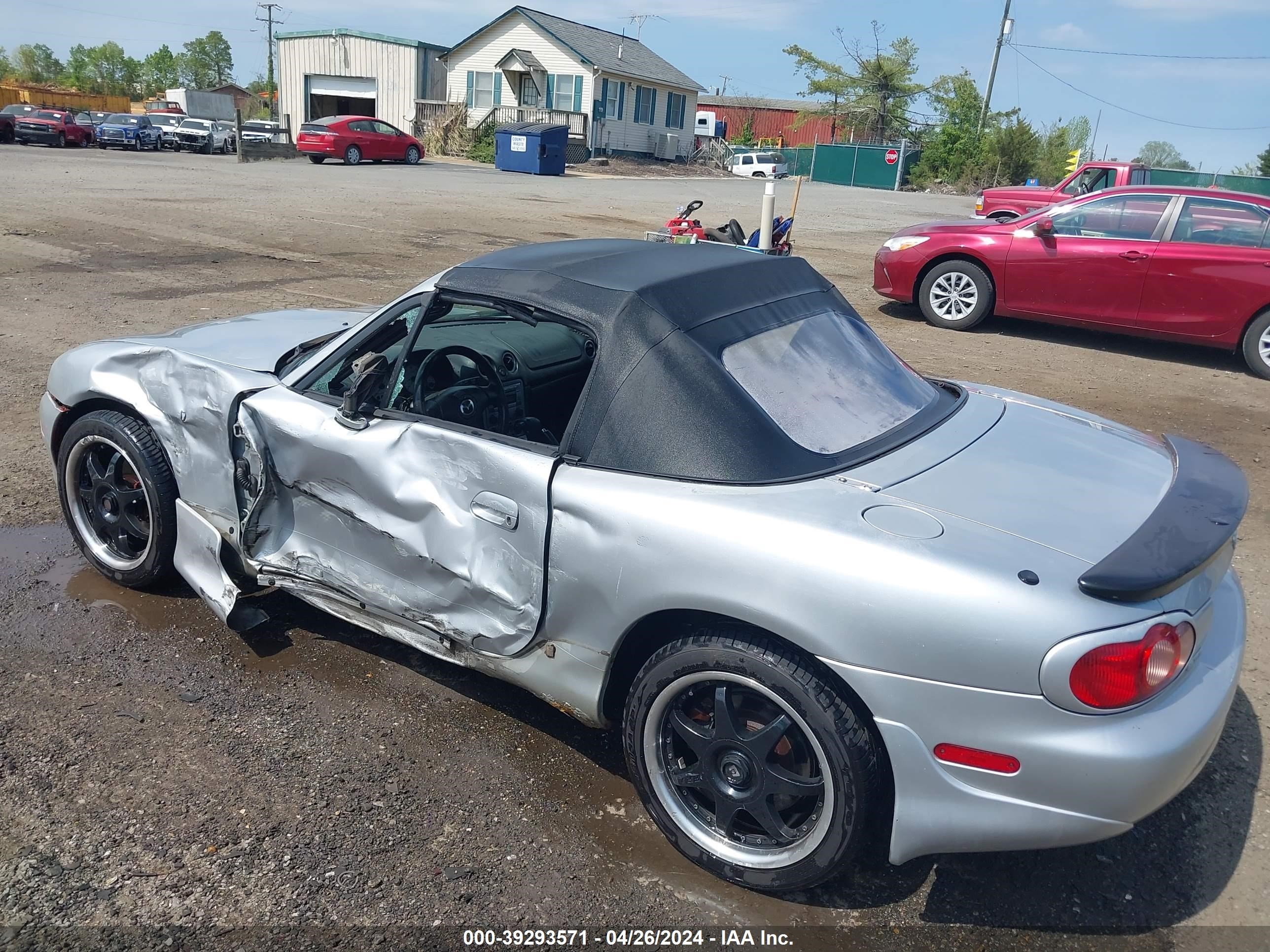 Photo 2 VIN: JM1NB353240405626 - MAZDA MX-5 