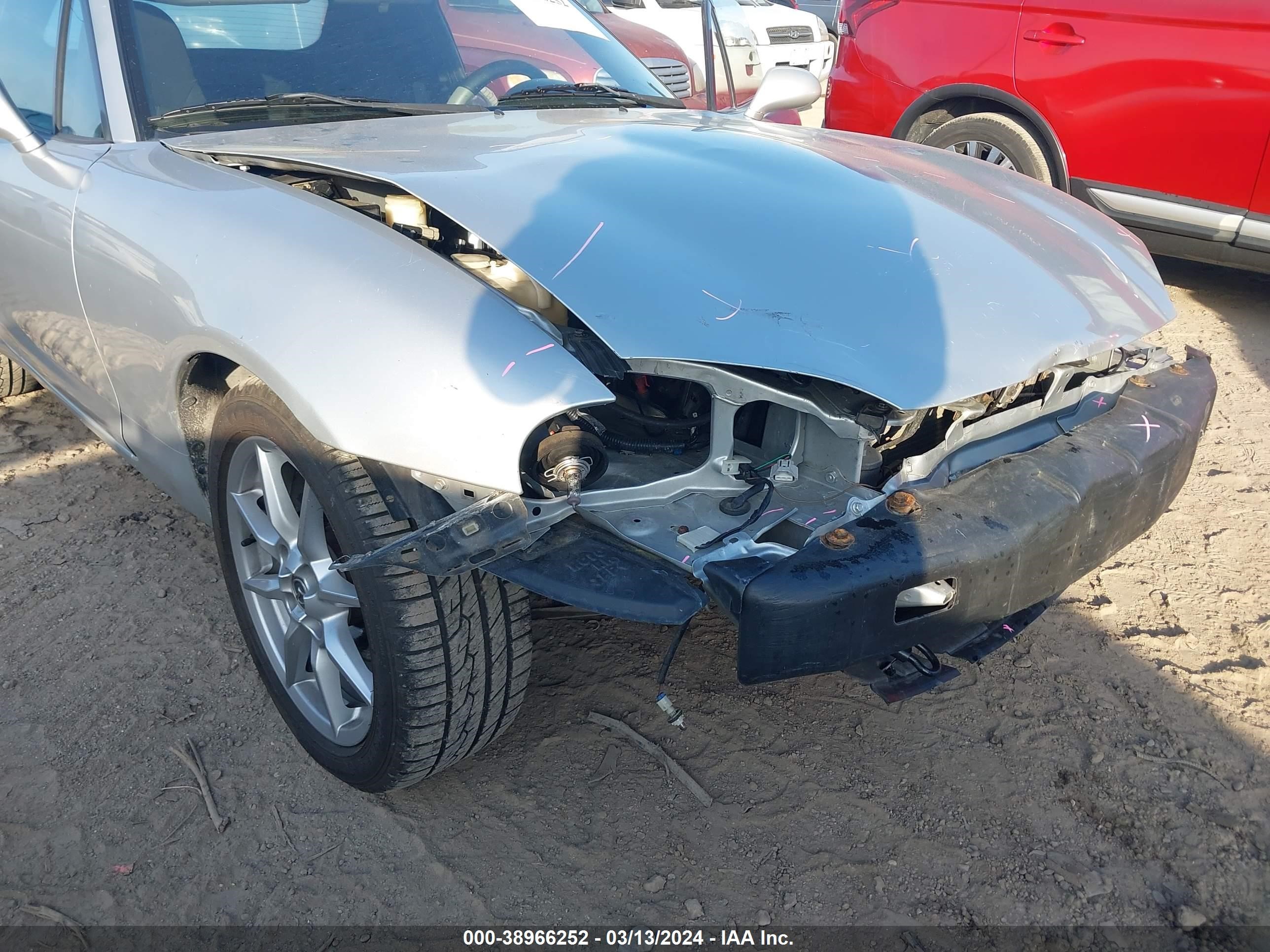 Photo 11 VIN: JM1NB3534Y0143033 - MAZDA MX-5 