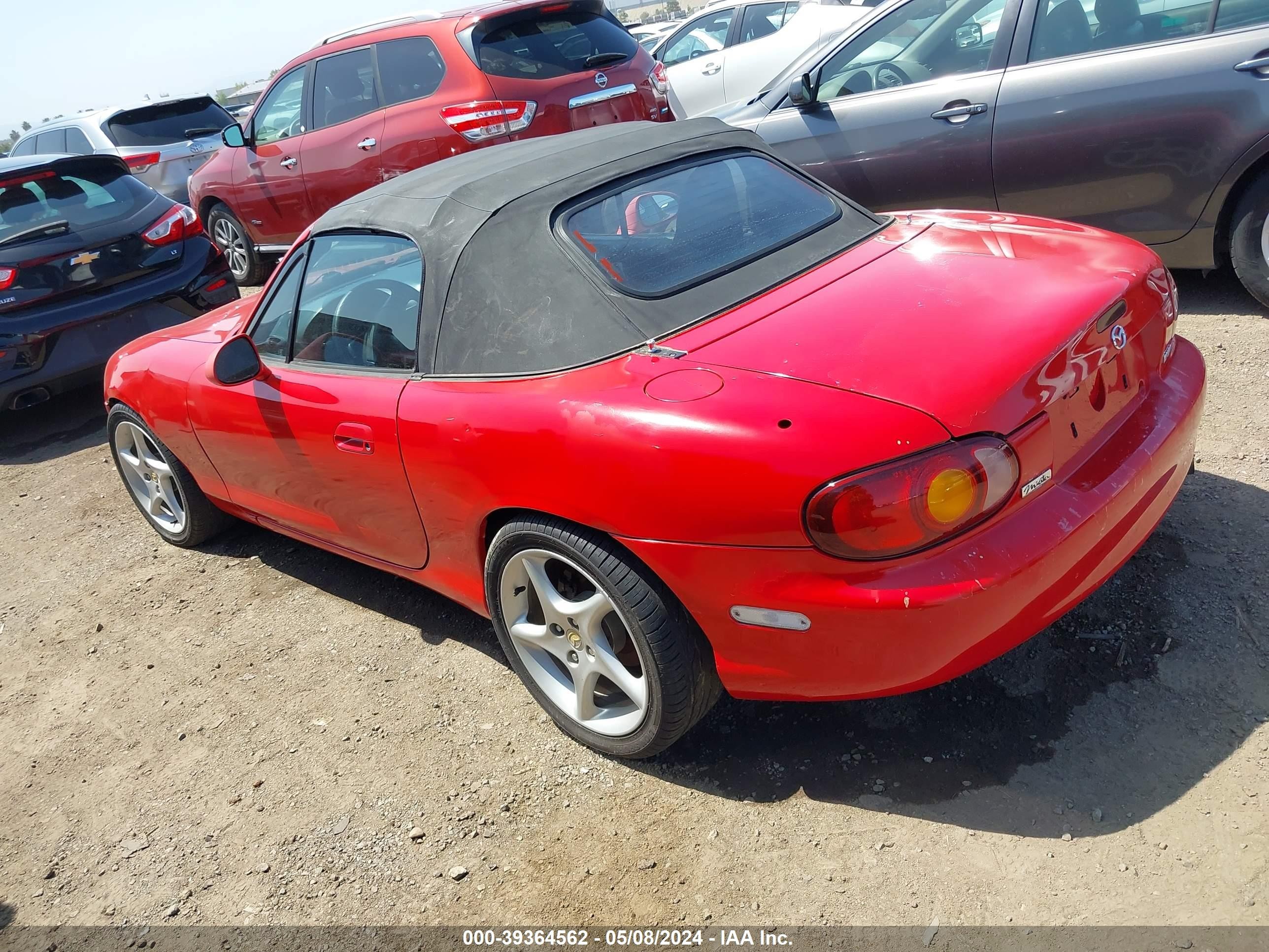 Photo 2 VIN: JM1NB3534Y0144411 - MAZDA MX-5 