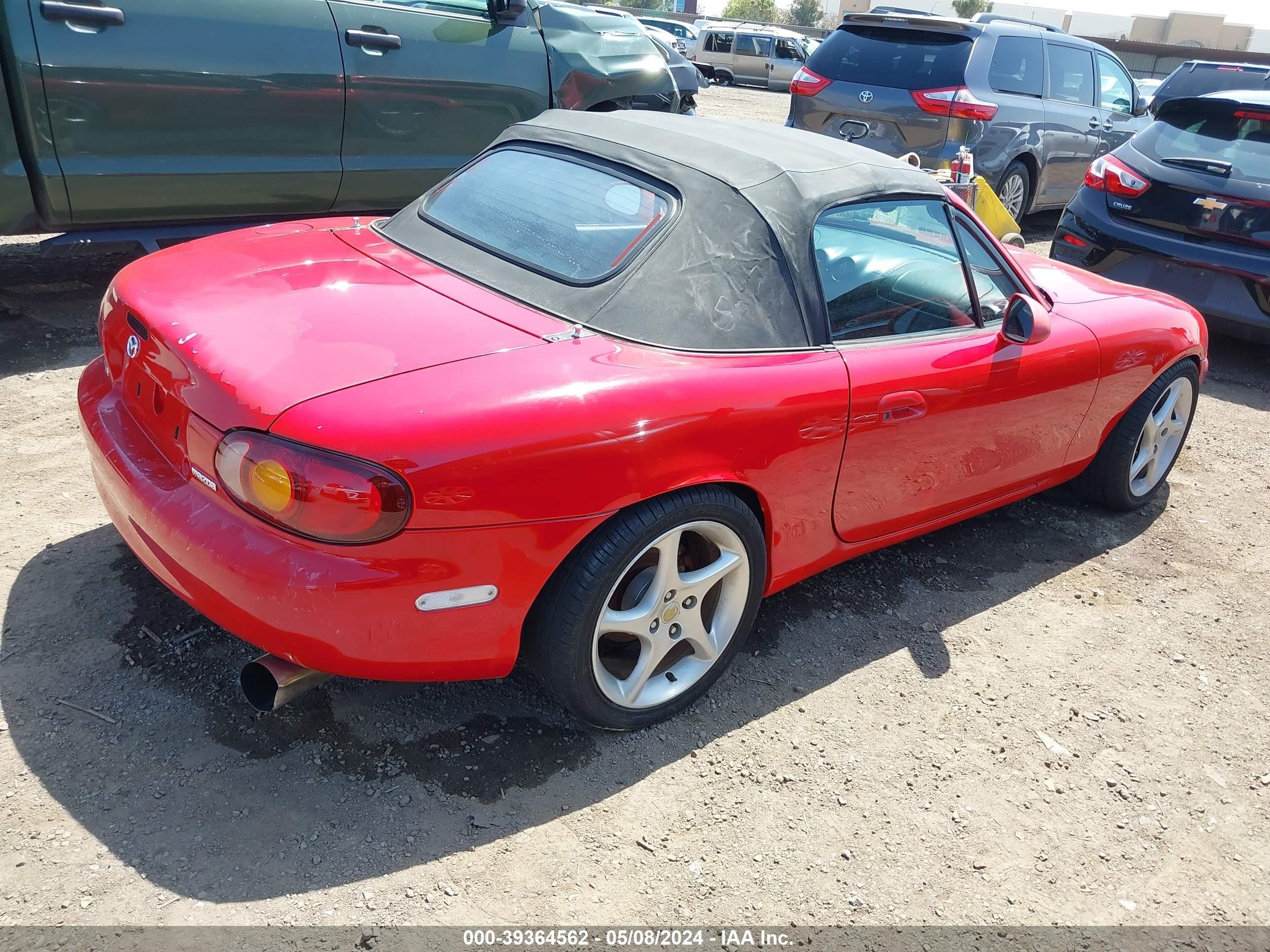 Photo 3 VIN: JM1NB3534Y0144411 - MAZDA MX-5 