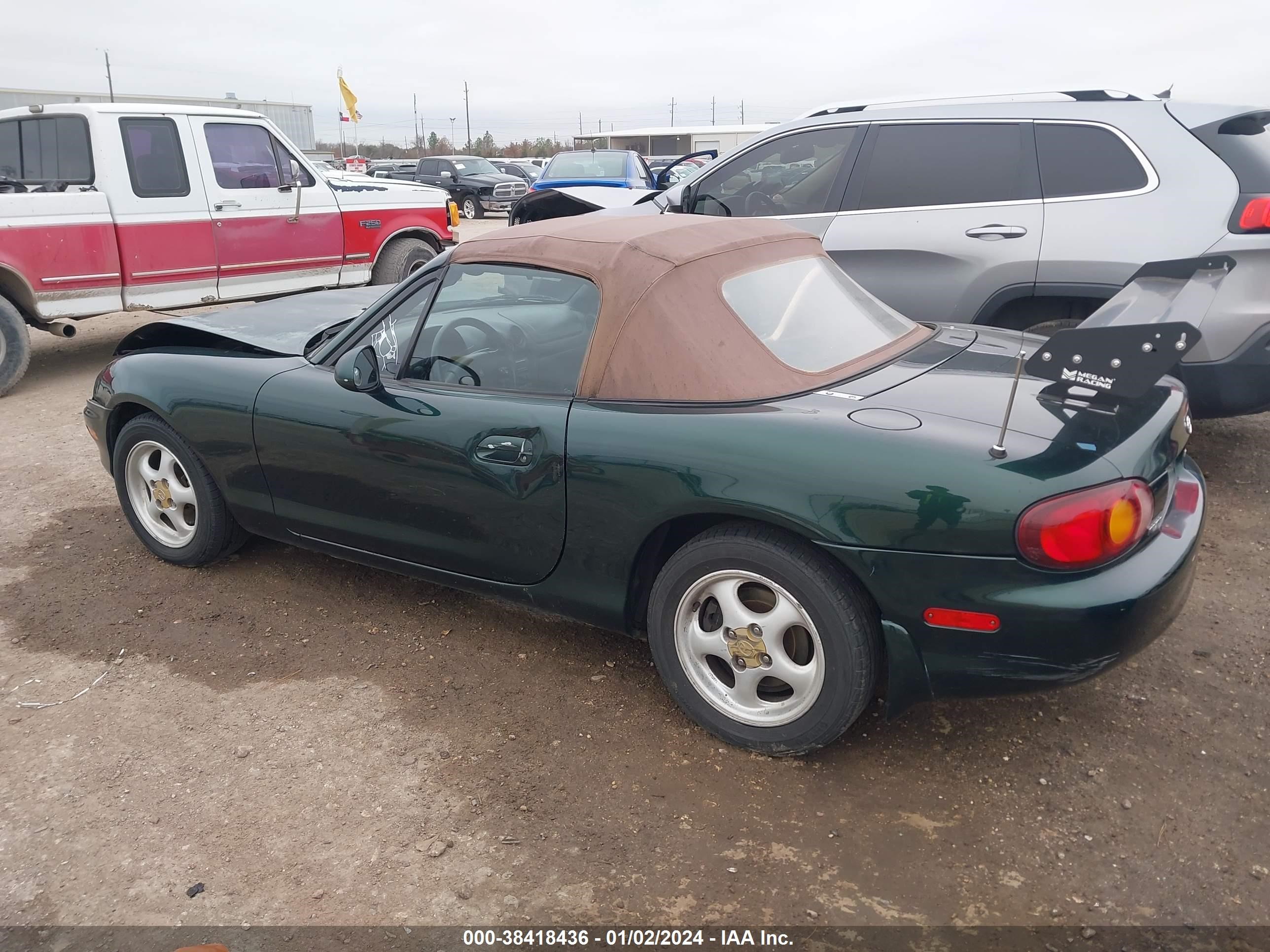 Photo 13 VIN: JM1NB3534Y0147535 - MAZDA MX-5 