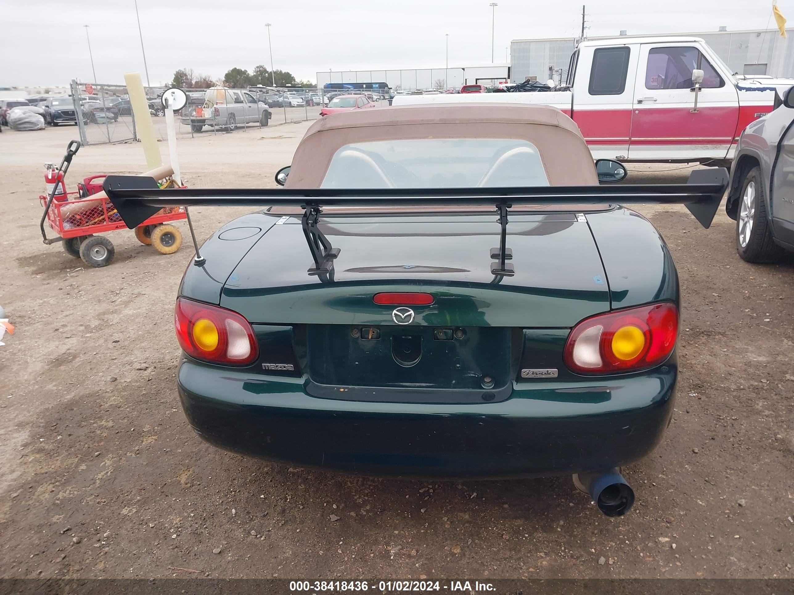 Photo 15 VIN: JM1NB3534Y0147535 - MAZDA MX-5 